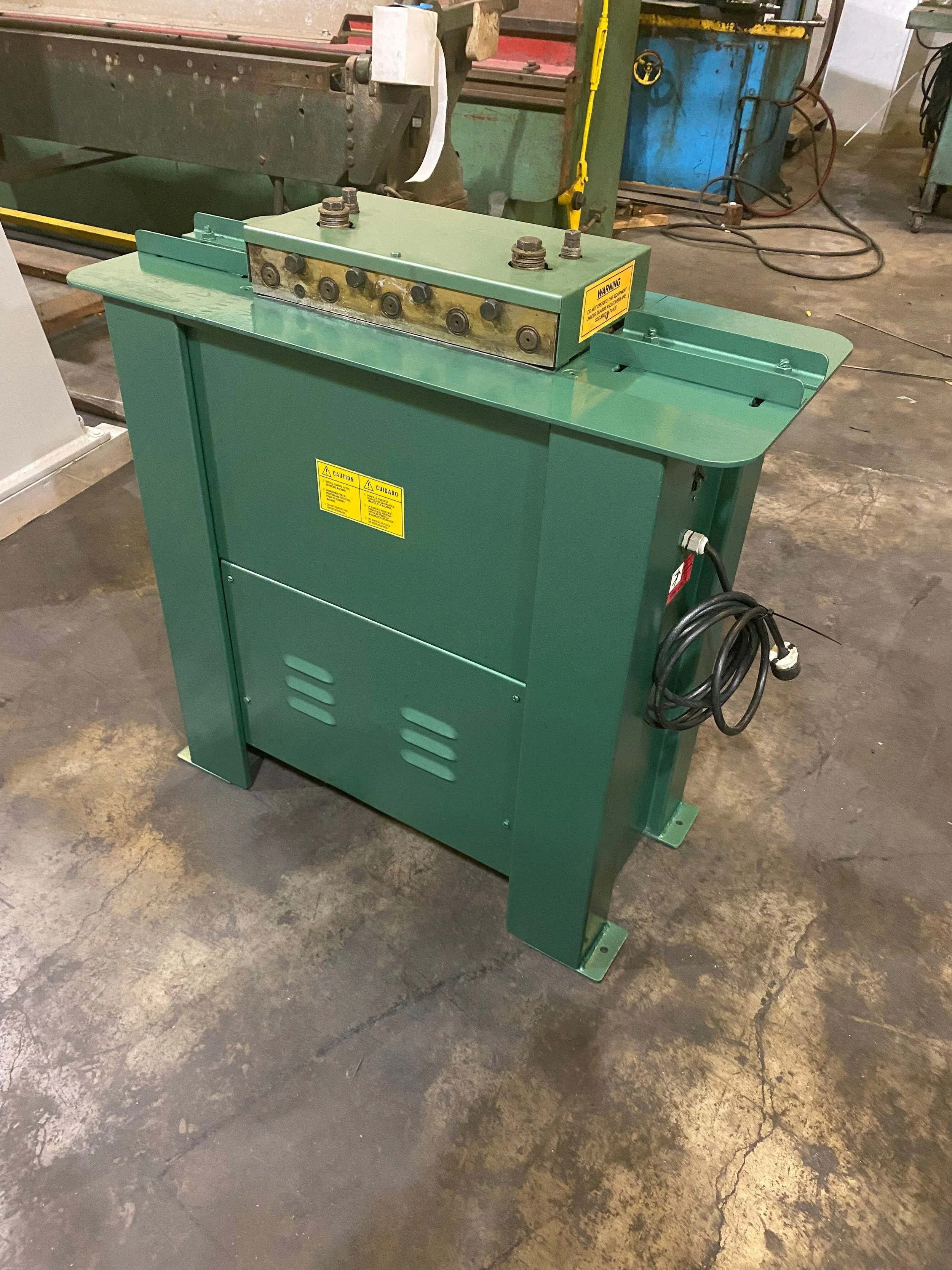 USED TIN KNOCKER 20 GA PITTSBURG MACHINE W/RIGHT ANGLE FLANGE — Red