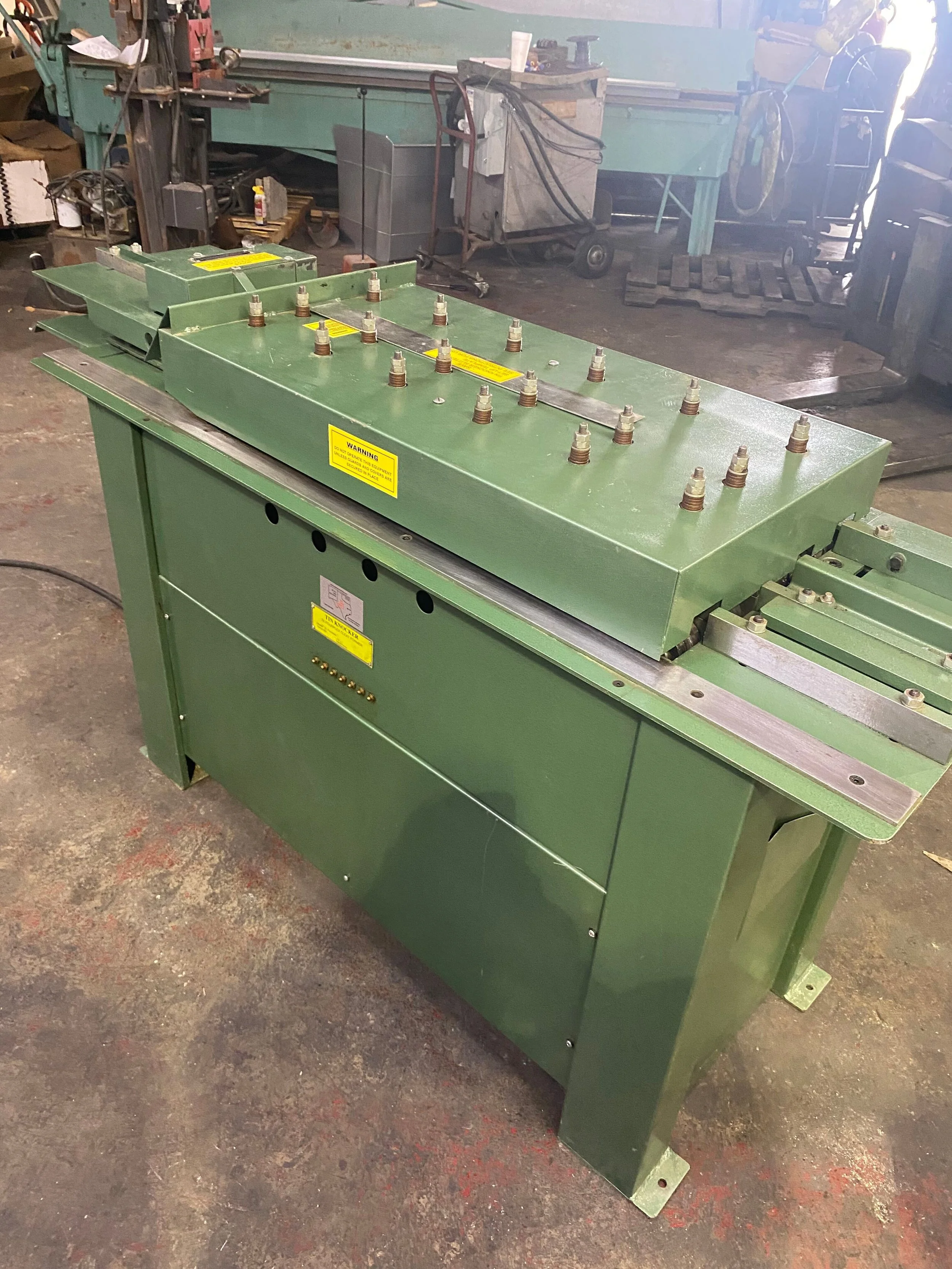 USED TIN KNOCKER FOURPLEX CLEATFORMER — Red River Machinery Inc