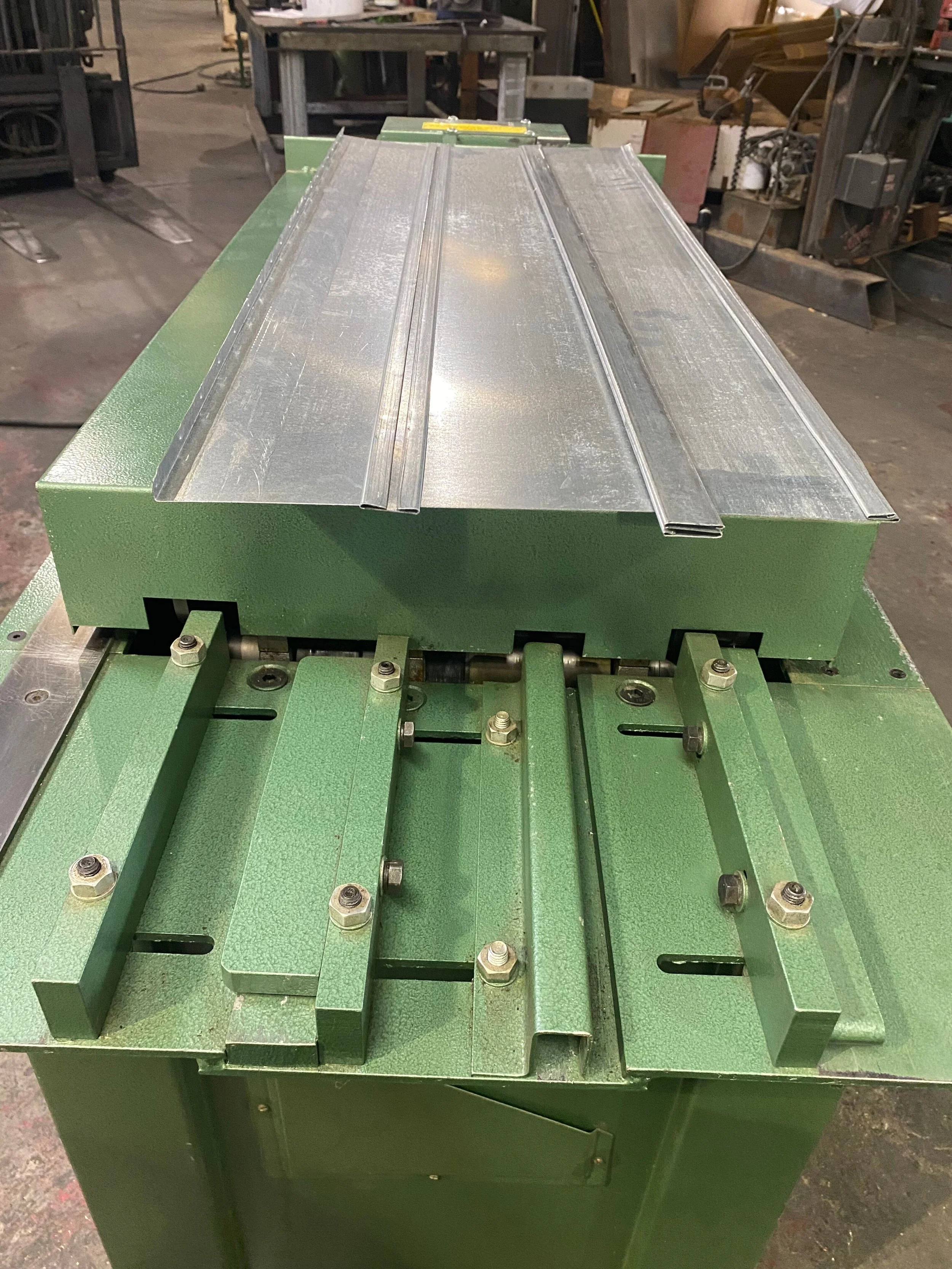 USED TIN KNOCKER FOURPLEX CLEATFORMER — Red River Machinery Inc