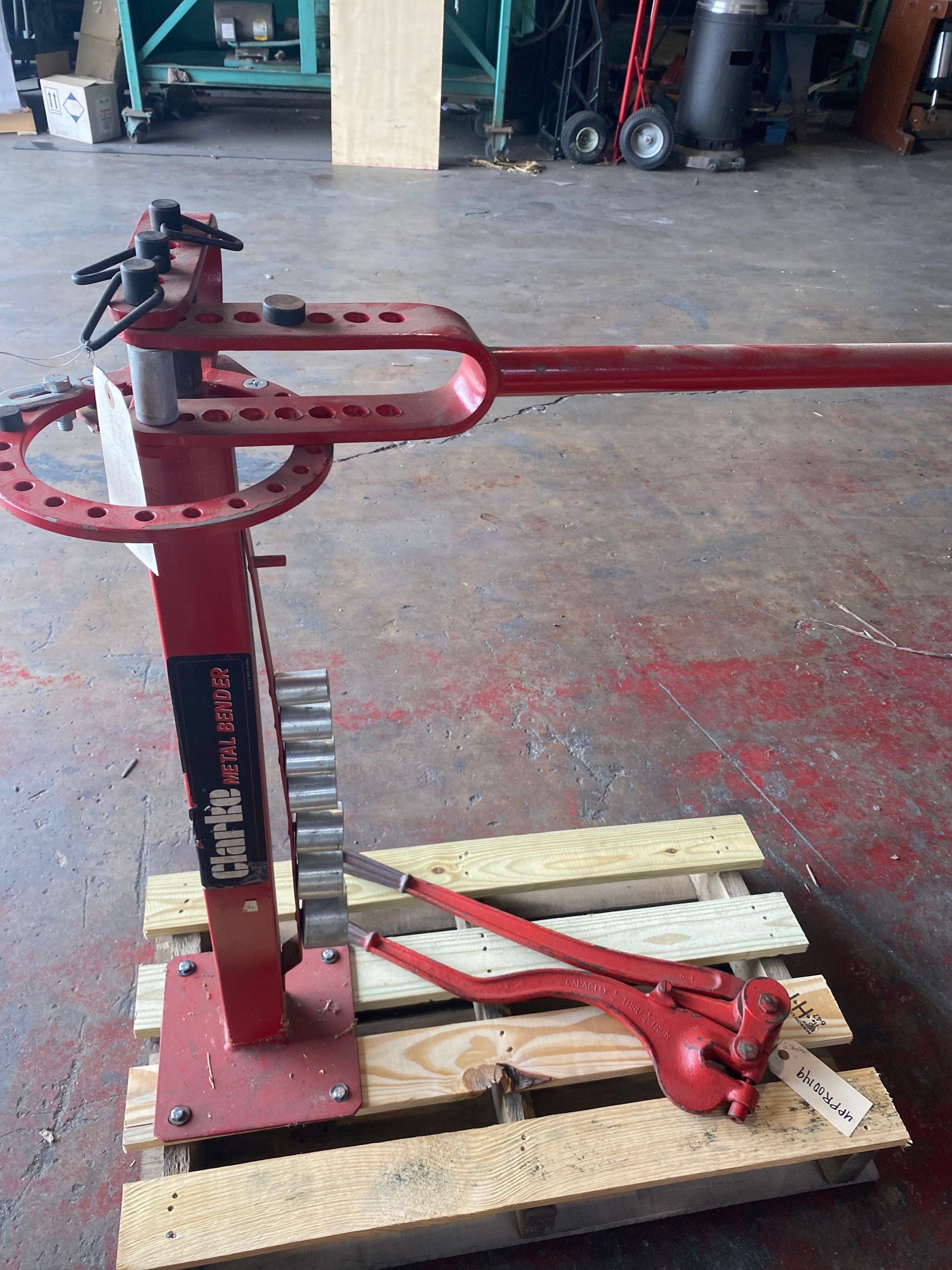 Upgrade your shop with the USED MODEL GE 2000 METAL BENDER! This durable tool delivers precision and strength, making your metal bending tasks quick and efficient.
