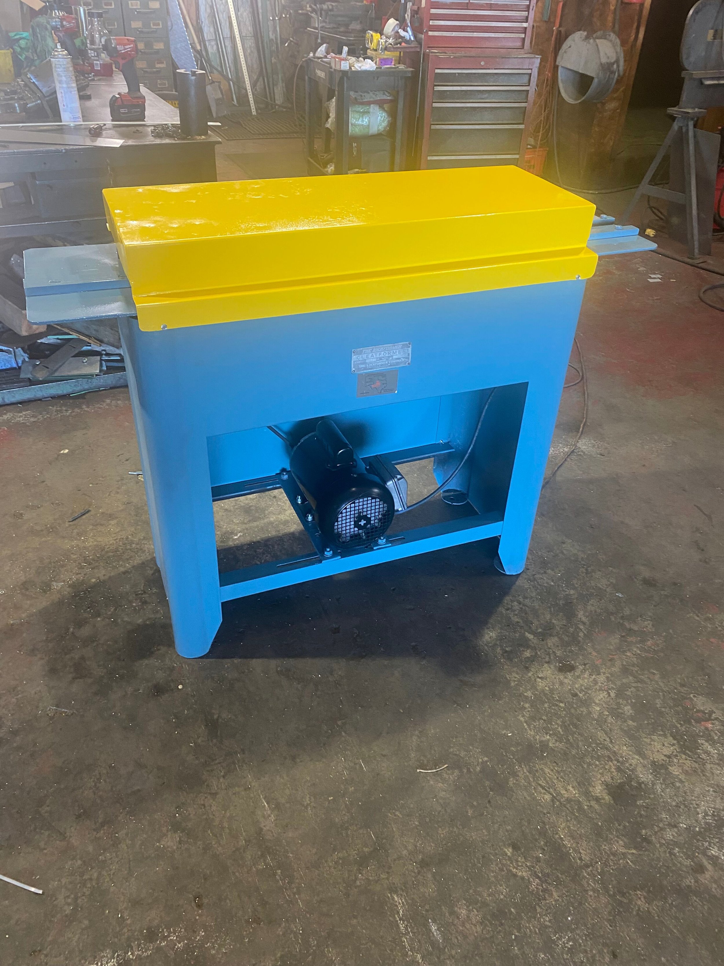 Upgrade your workshop with the used Lockformer 22GA Cleatformer! This machine delivers precision and quality for all your sheet metal projects.
