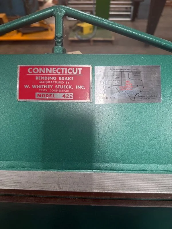 Discover the power of the USED Roper Whitney 422 Straight Brake on a stand! Perfect for metal bending