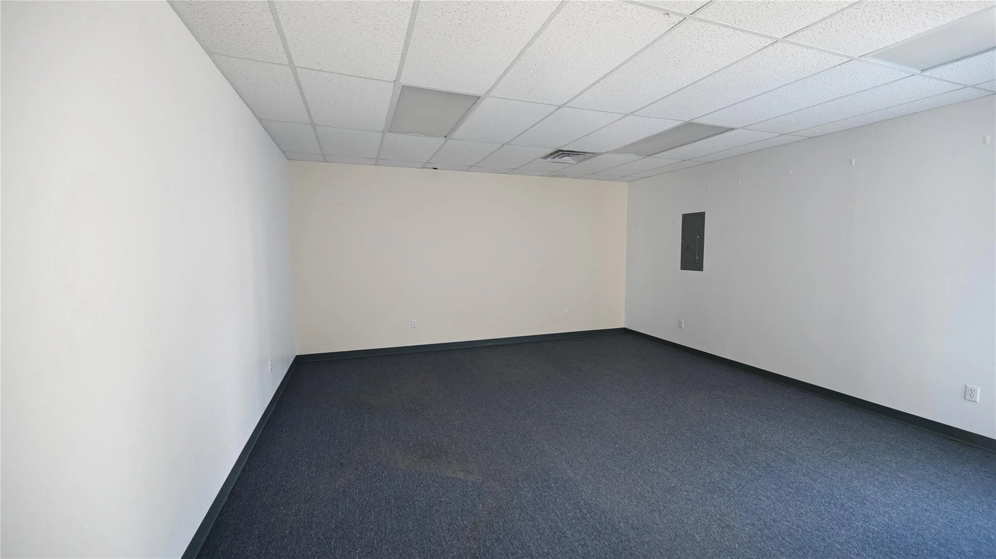 615 N Main Street, Jacksboro, Texas 76458 — Red River Realty