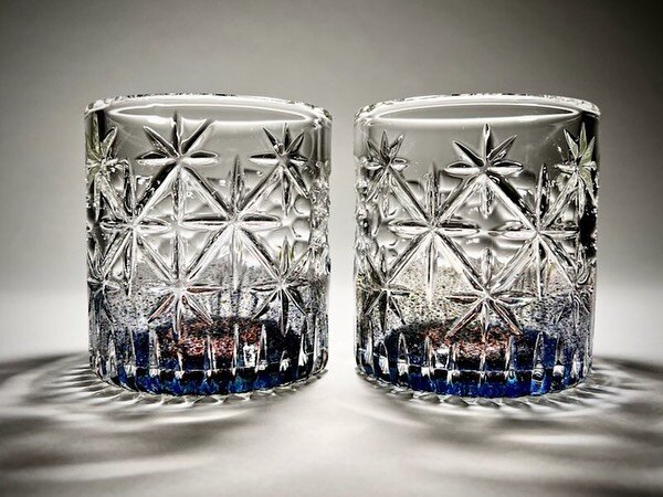 -

make shift love&hellip;

12oz..3.75&rdquo;x3.5&rdquo;.
40 of 50..

#cheers #carvedglass #carvedart #glassart #drinkart #drinkware #glassware #barware #pairs #twoofakind #sets #dotticello #classyglass #barart #cocktailglass