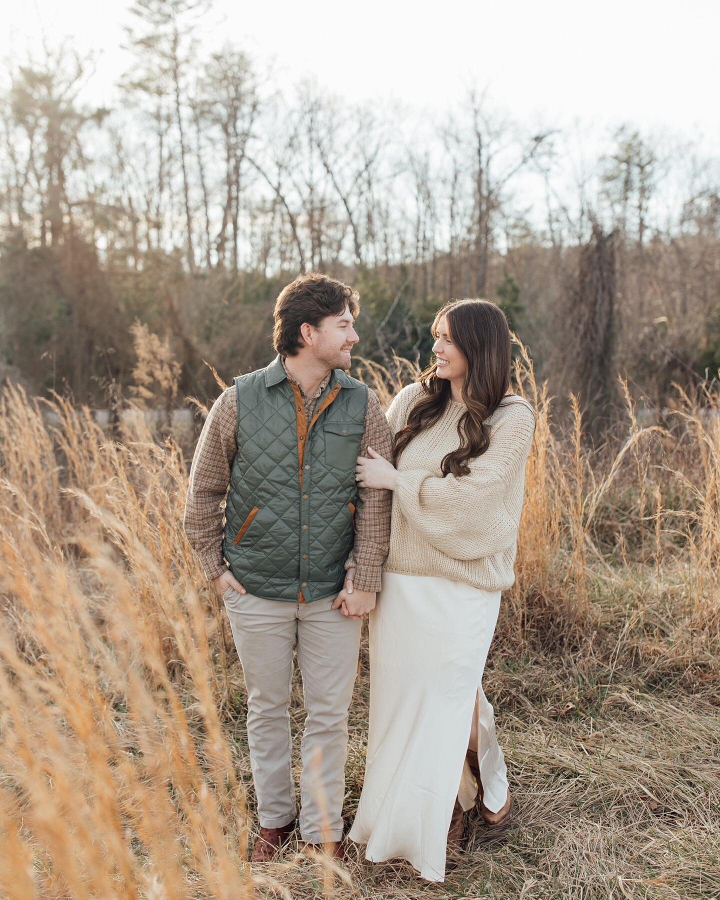 Is it October yet??? Cause I wanna do this all over again with these two 😍😍 had the best time with Kate and Luke last night!! 

#couples #engagement #love #photographer #photography #weddingphotography #weddingphotographer #engagementphotos #atlant