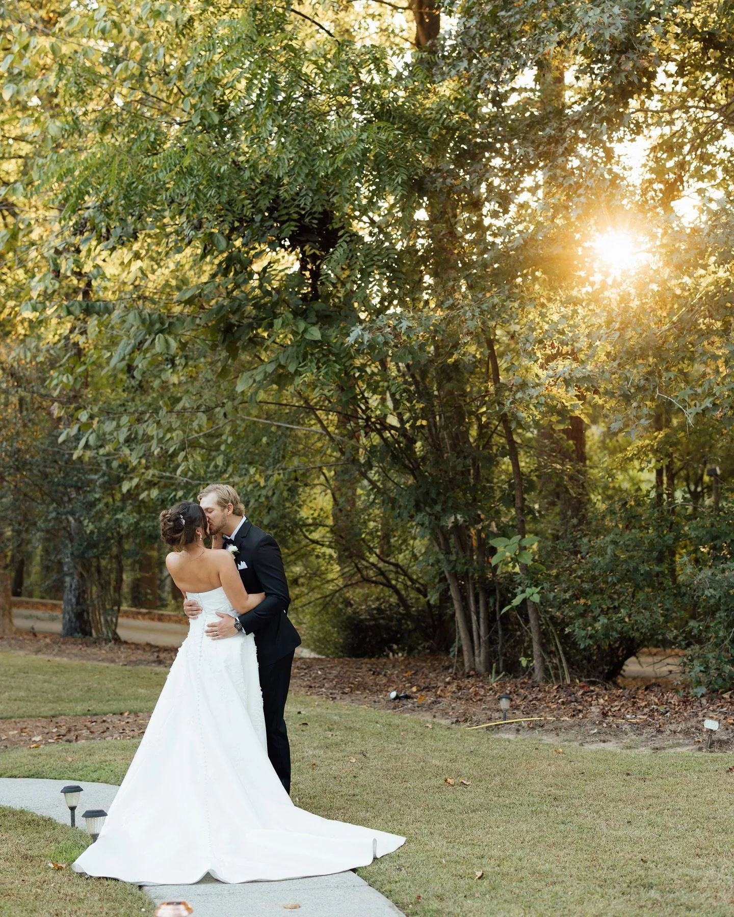 Mia + Connor

From middle school sweethearts to newlyweds!! Surrounded by the friends who&rsquo;ve loved them through every chapter, Connor and Mia celebrated a love story years in the making!! What an honor to capture it all!!

#couples #engagement 