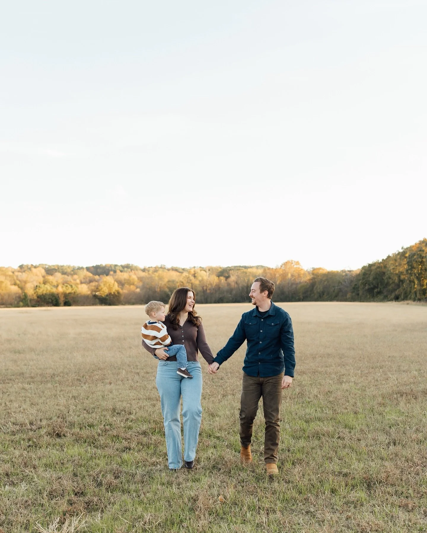 Another sweet family for your Friday feed ❤️❤️

 #couples #engagement #love #photographer #photography #weddingphotography #weddingphotographer #engagementphotos #atlantaphotographer #georgiaphotographer #northgeorgiaphotographer #weddings #georgiawe