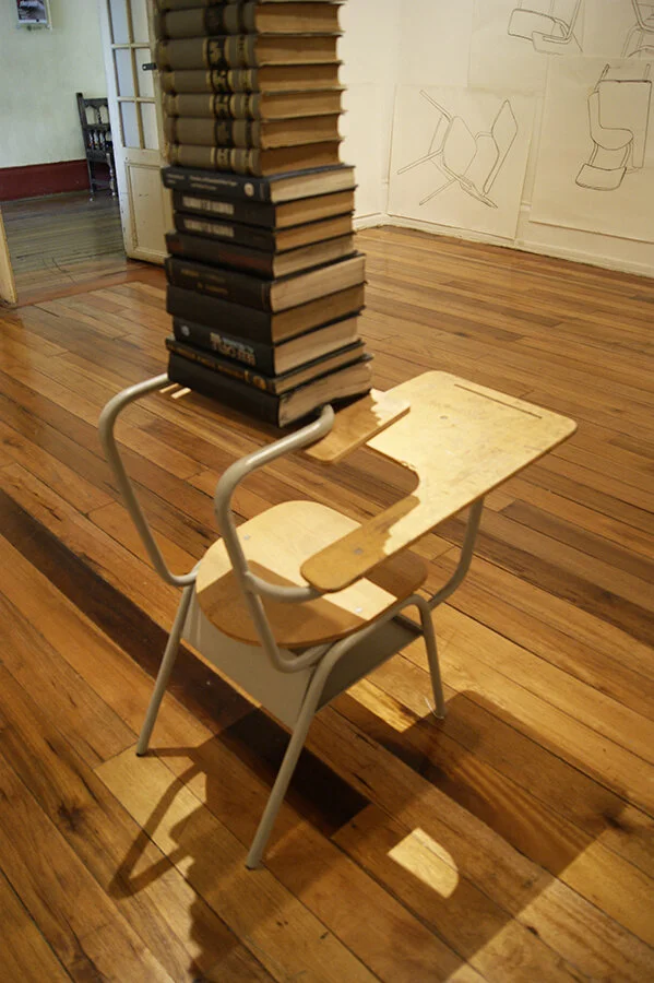  Instalación   Sala ASAB   Bogotá- Colombia   pupitre y libros   4.05 x 0.65x0.51mts  