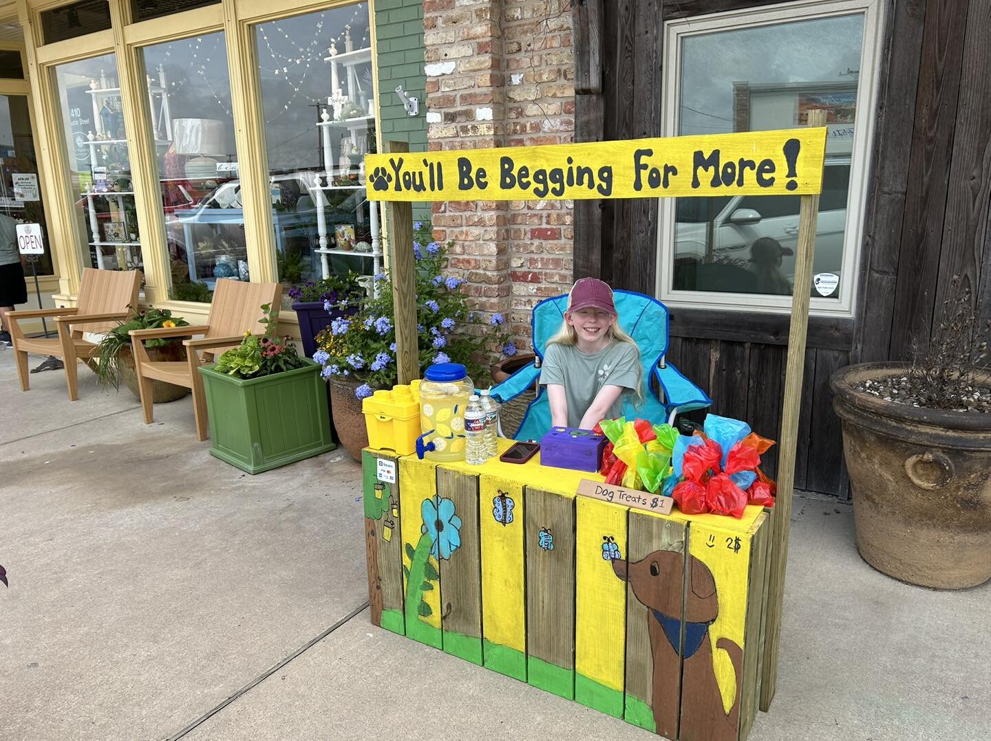 It&rsquo;s Lemonade Day 🍋🍋🍋 in RockportFulton 

🍋🍋🍋🐶🐶🍋🍋🍋🐾🐾🍋🍋🍋
Come support Kandiss, her Lemonade is delicious! You&rsquo;ll be begging for more!! She also has dog treats for your fur baby. 
🍋🍋🍋🐶🐶🍋🍋🍋🐾🐾🍋🍋🍋 #yourfavoritestor