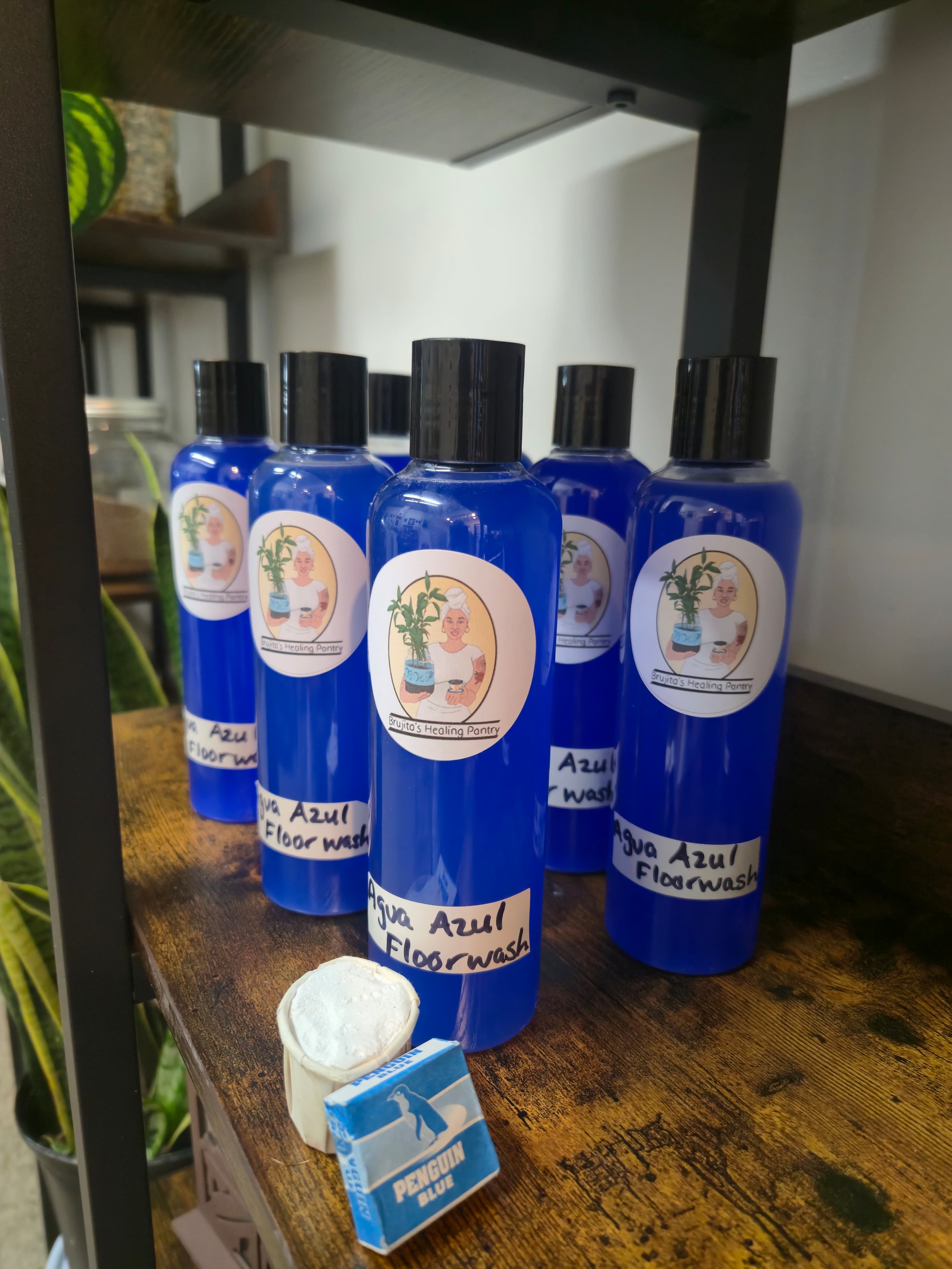 Blue Water Household Cleanser/Floorwash (Agua Azul Lavado de suelo/piso)