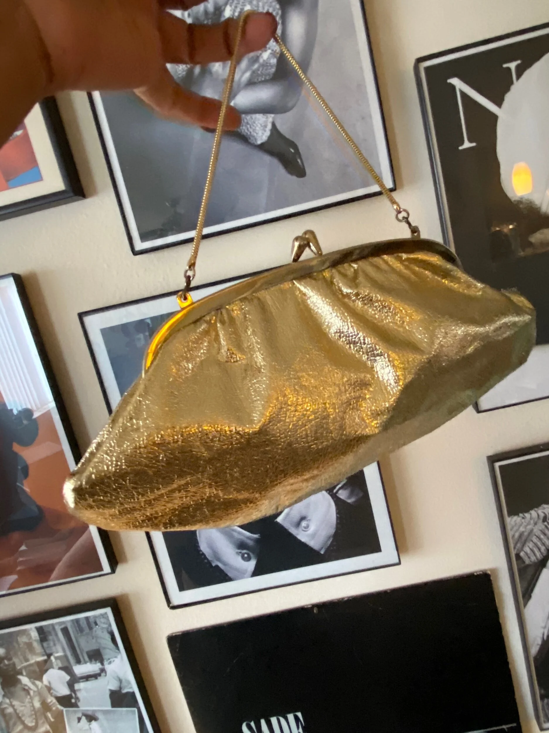 8F7F97DE-ECCE-4169-82F5-FEBABFD2E4EE