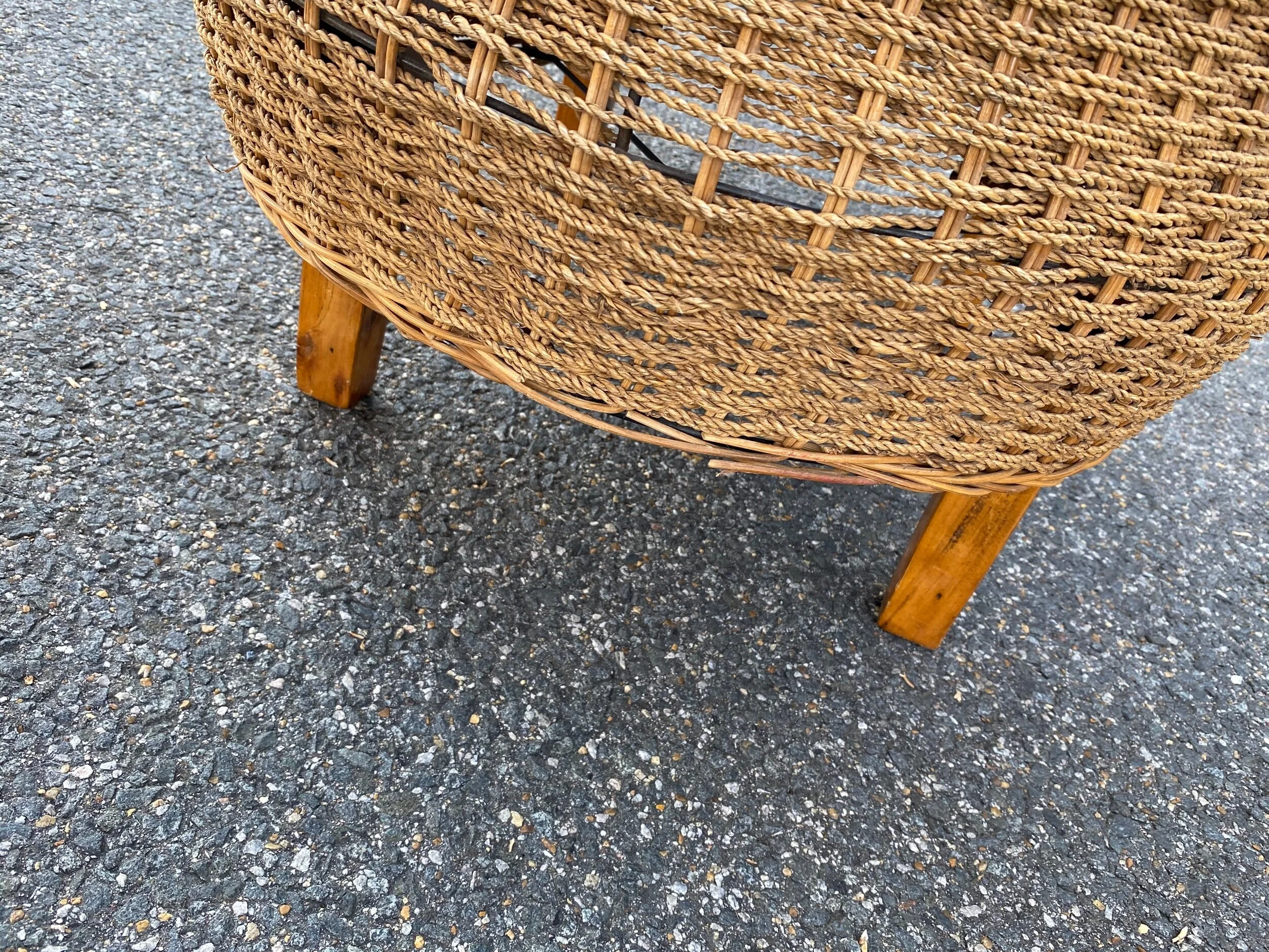 E5590882-D68F-45BB-936B-3E53DB85A319