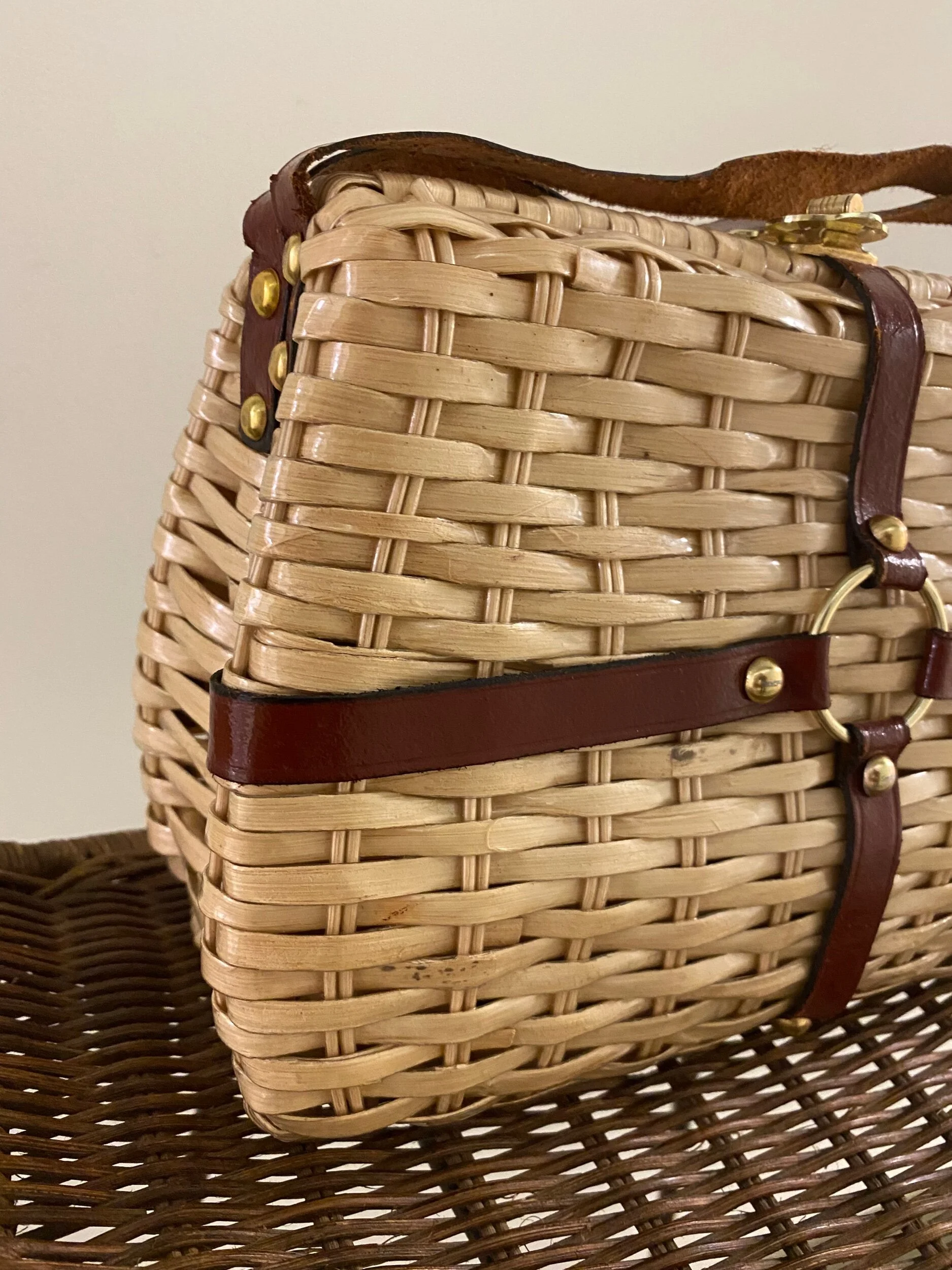 FDFB6F5E-294E-4F6D-A422-887AC22A1FCF