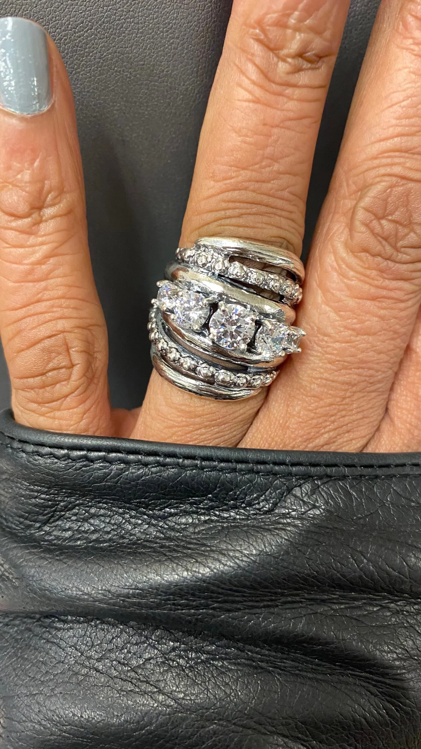 2EFFD60C-9CDE-434D-8CD3-B0EBECF3702D