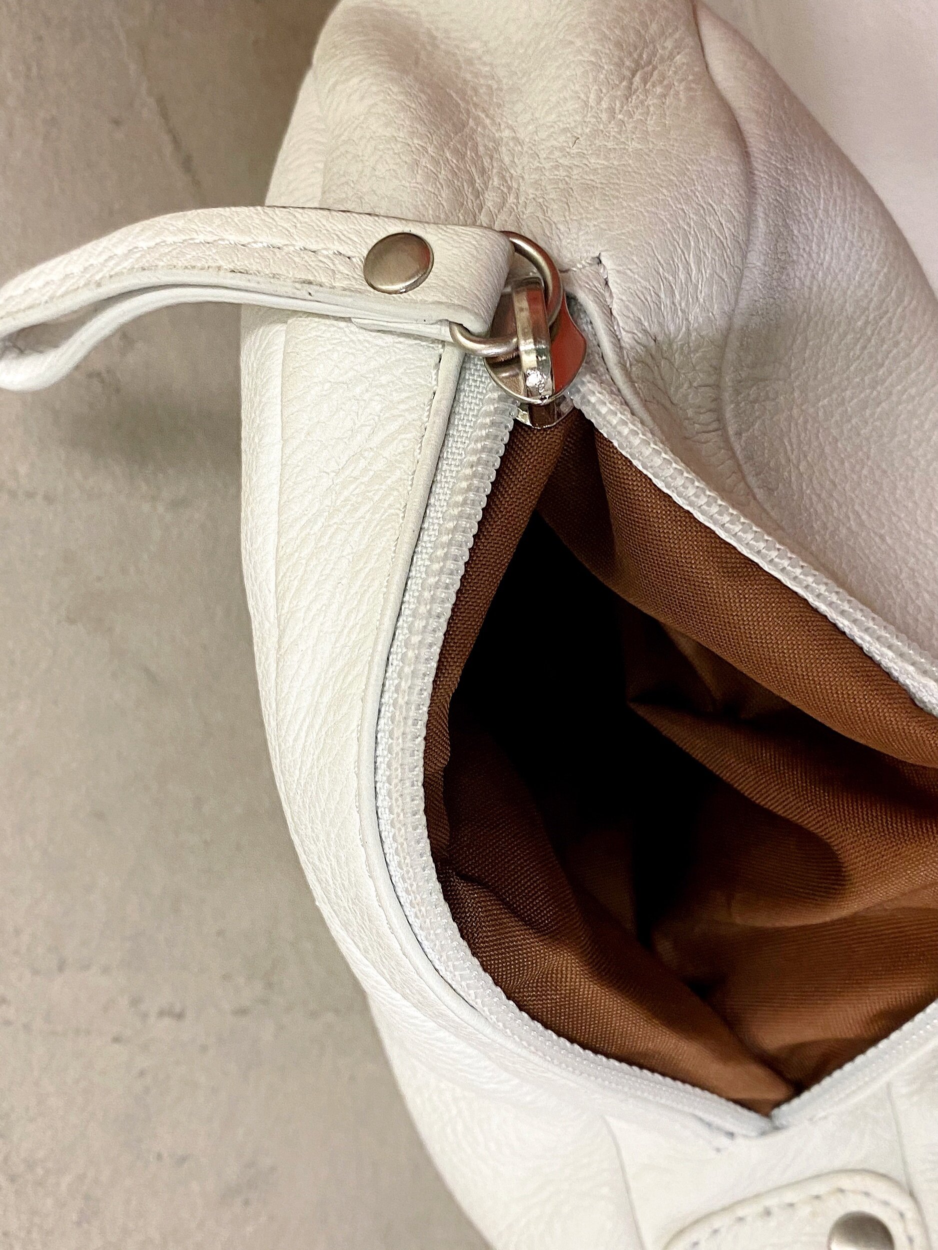 9BEE93DD-26CC-4A6A-BF79-3A89776D19BB