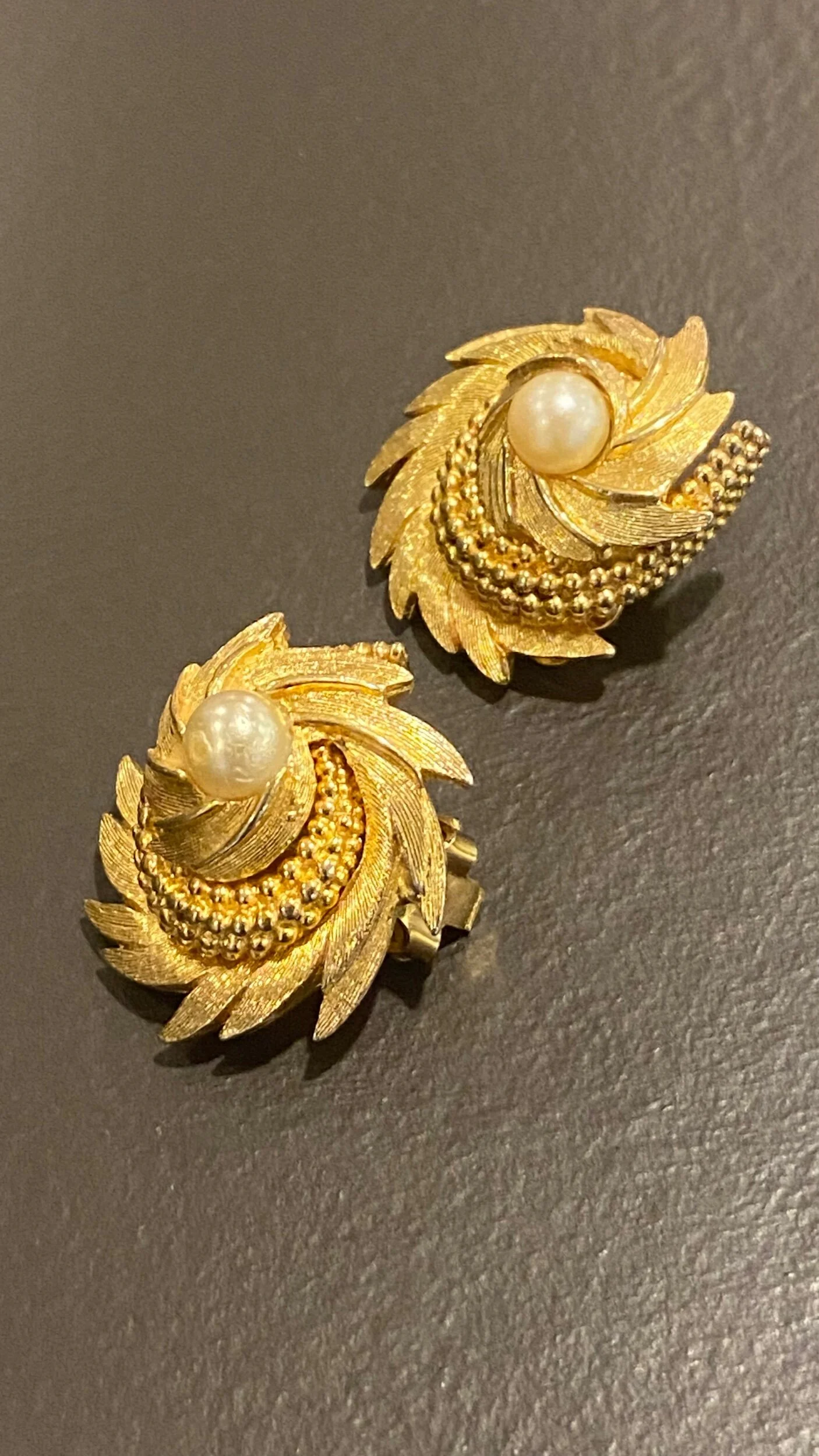 D9CE98A9-ABEC-4C3A-A58F-7376AD9EDAA7