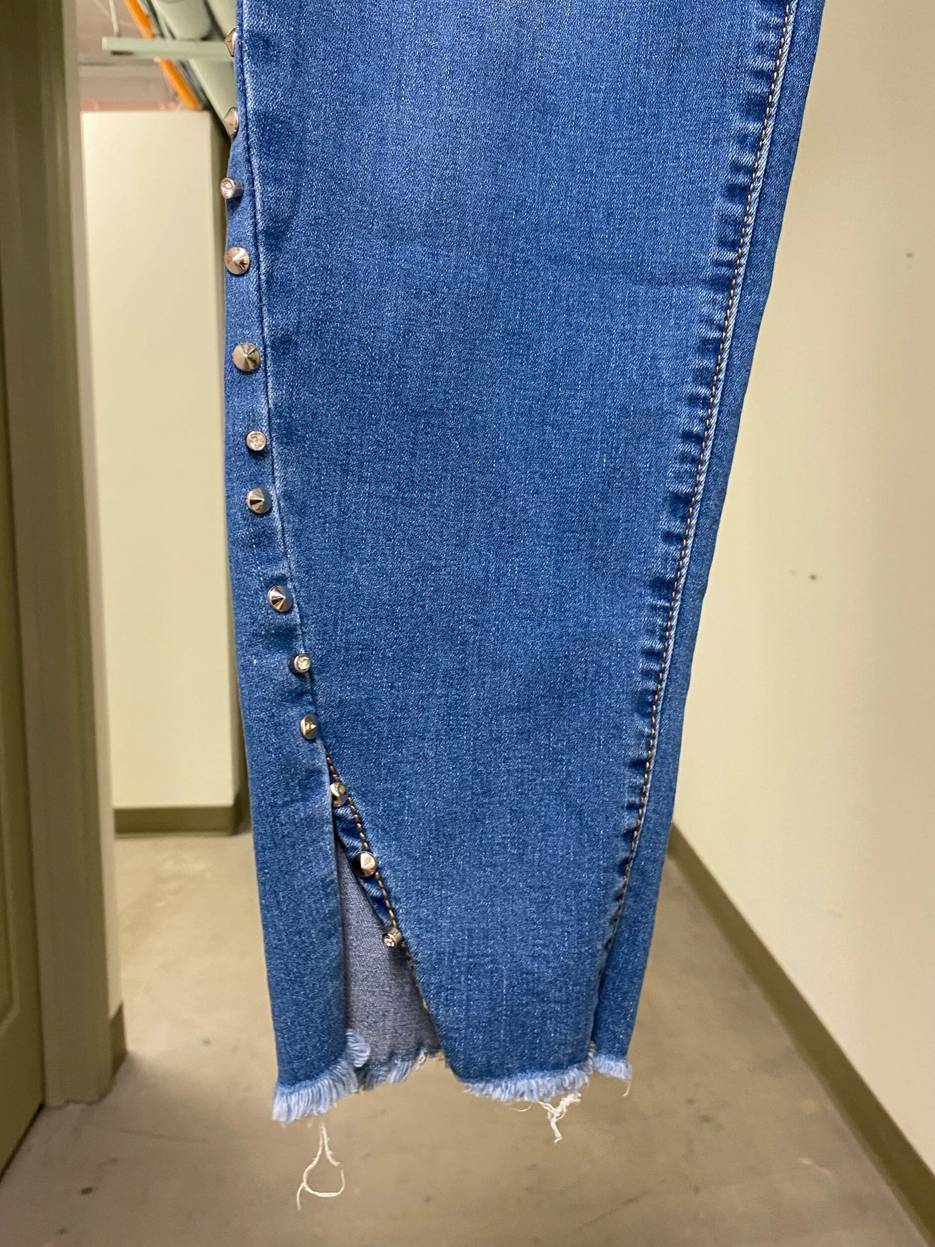 4DF5FCF9-7DBC-4360-979F-0045BA2DBD18