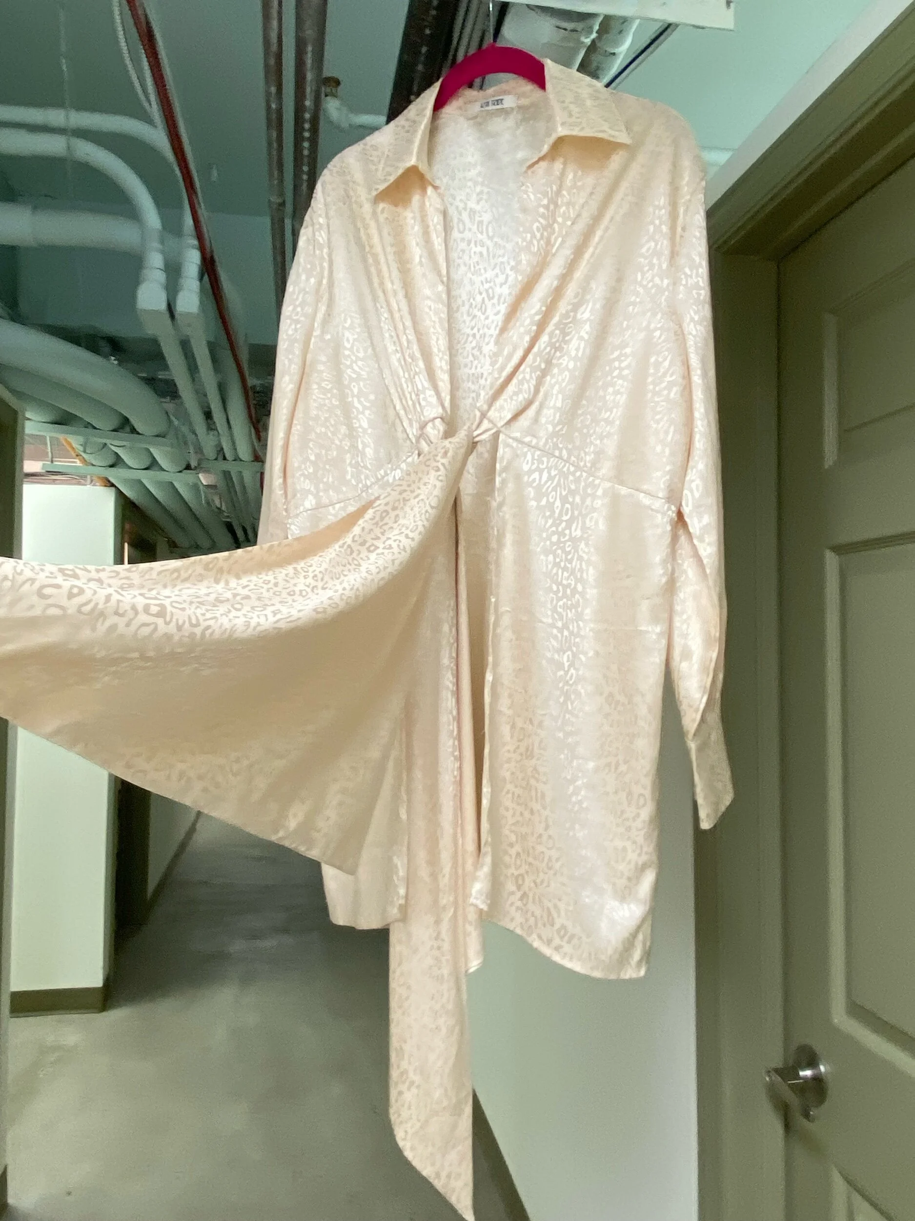 6B7FB16B-4950-4B8D-B84D-8503D4E0C97F