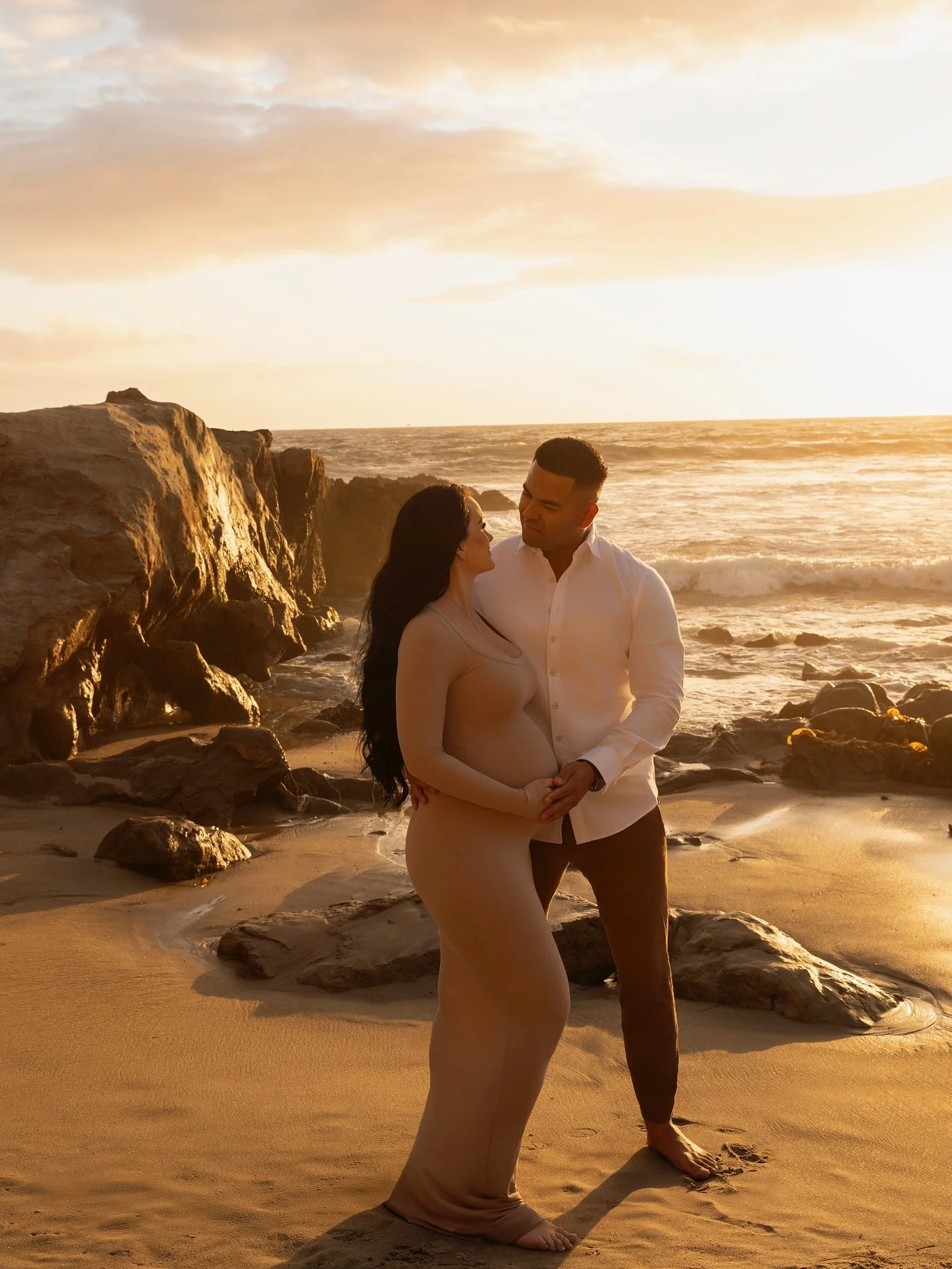 Wrapped in love and light✨

#ocmaternityphotographer 
#OrangeCountyPhotographer
#maternityphotoshoot 
#lagunabeachphotographer 
#beachmaternity 
#OCmaternityphotoshoot 
#orangecountymaternityphotographer