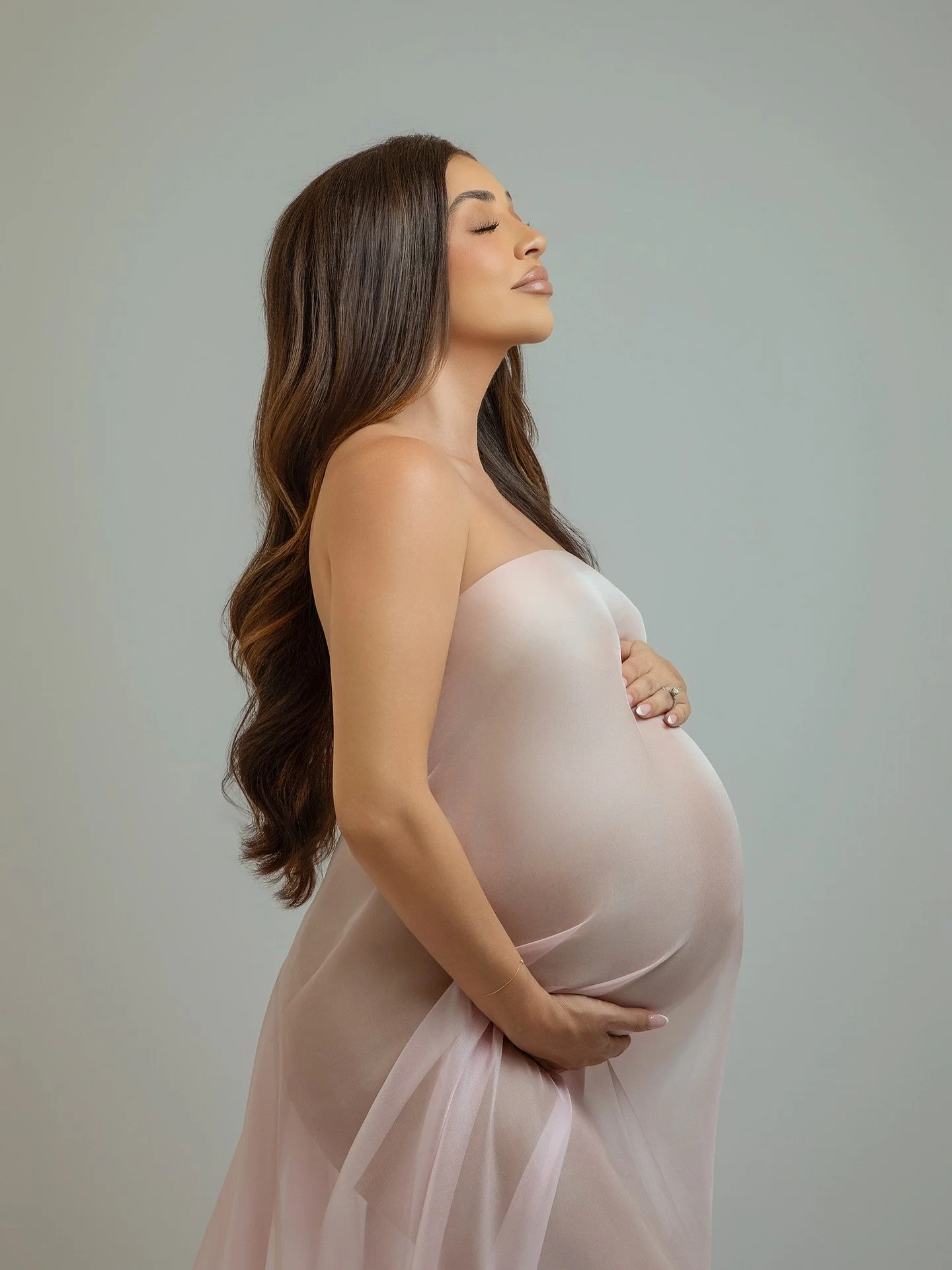 Beautiful mom to be🤍

OC Maternity photographer 
👗 wardrobe &amp; styling provided 
💄hair &amp; makeup upon request 

#maternity #pregnancy #pregnancyphotoshoot #pregnancybump #maternitysession #maternityfashion 
#orangecountyphotographer 
#matern