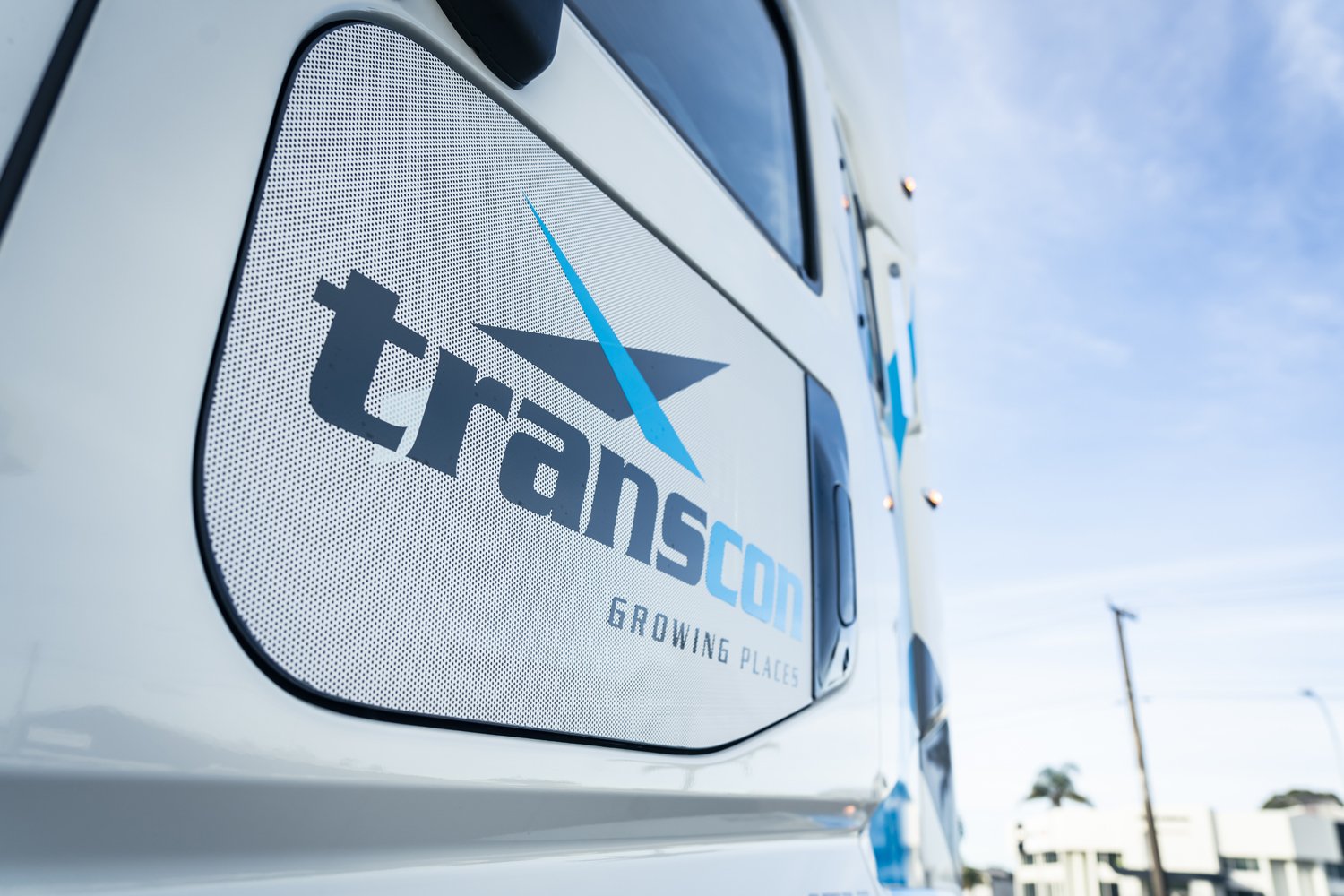 Transcon truck 0622 LR28.jpg
