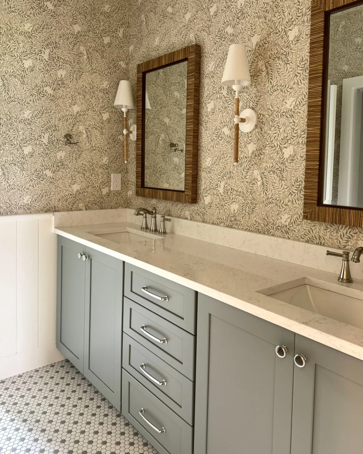 progress peek of our philadelphia new build ✨ more wallpaper and paint to come before we dive into furnishings &mdash; but it&rsquo;s so exciting to see this custom home come to life from foundation to finishes. #stephperezstudio

#philadelphiainteri