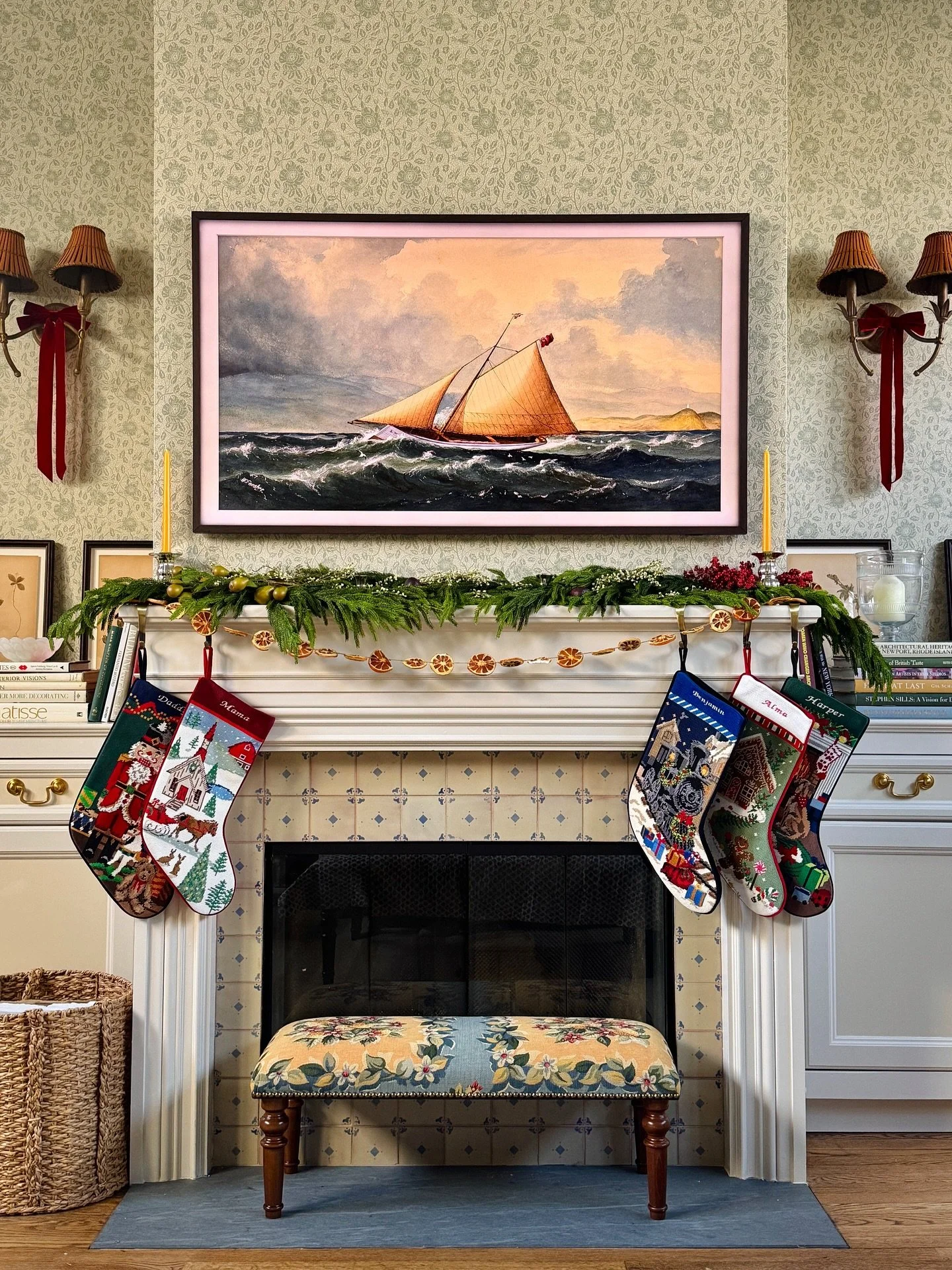 Went with a classic holiday mantel this year, layered greenery, dried citrus garland, and mustard taper candles for a warm, nostalgic glow. Then wrapped up Christmas decorating with a kid-approved apple cinnamon loaf 🎄✨#stephperezstudio