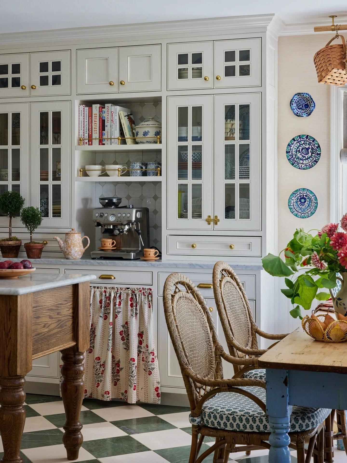 Ending the home tour where it all began 3.5 years ago &mdash; the kitchen, dining nook, and entry.

What was once a dated, inefficient galley kitchen (swipe for before) is now the heart of our home. We removed the wall to the dining room, reconfigure