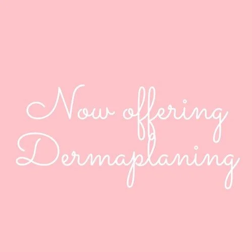 Dermaplaning is a skin treatment that uses an exfoliating blade to skim dead skin cells and hair from your face. Dermaplaning aims to make your skin's surface smooth, youthful, and radiant..
Call or text to make an appointment 💕