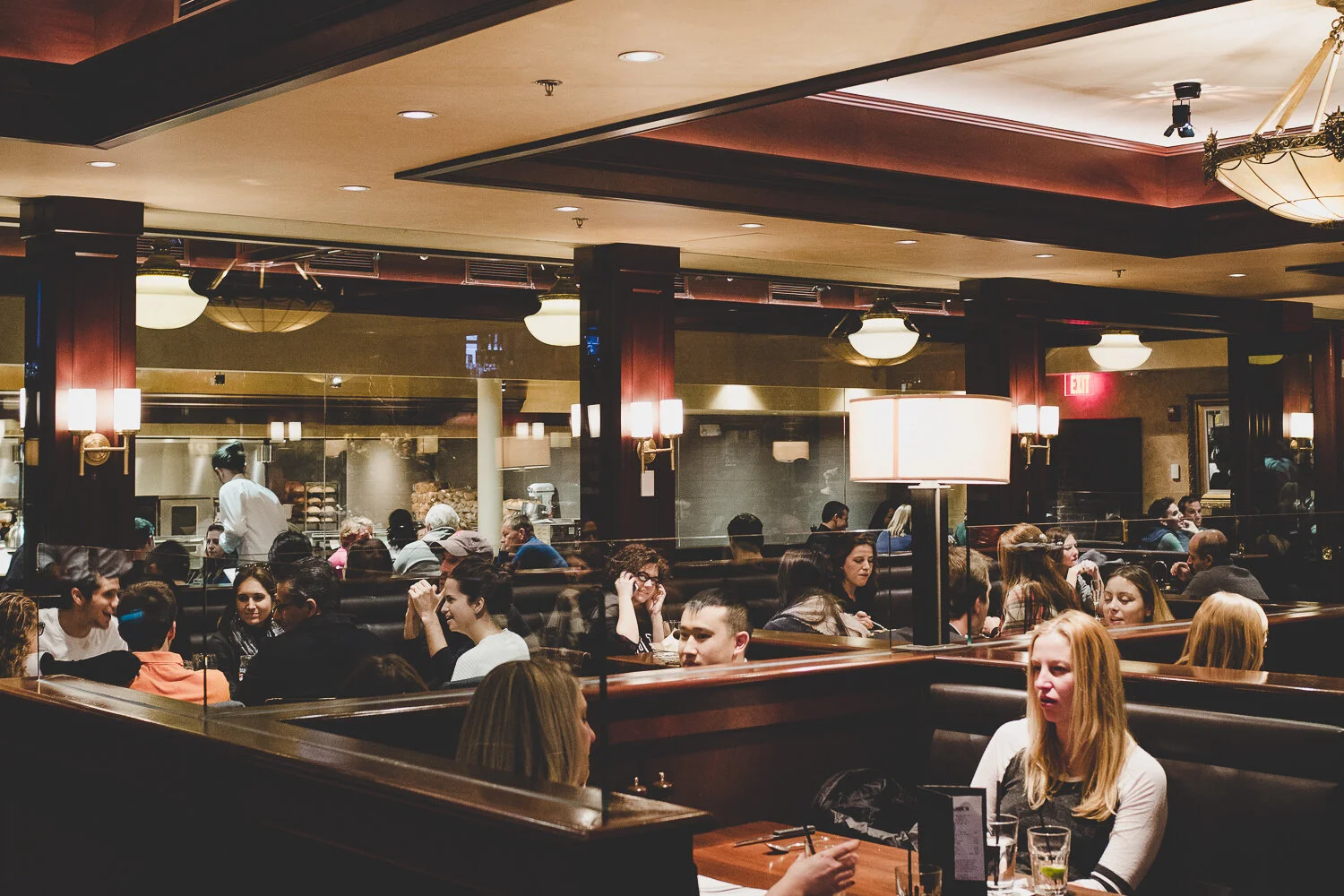 Joe's American Bar & Grill Newbury St, Boston — pudjeeb a visual