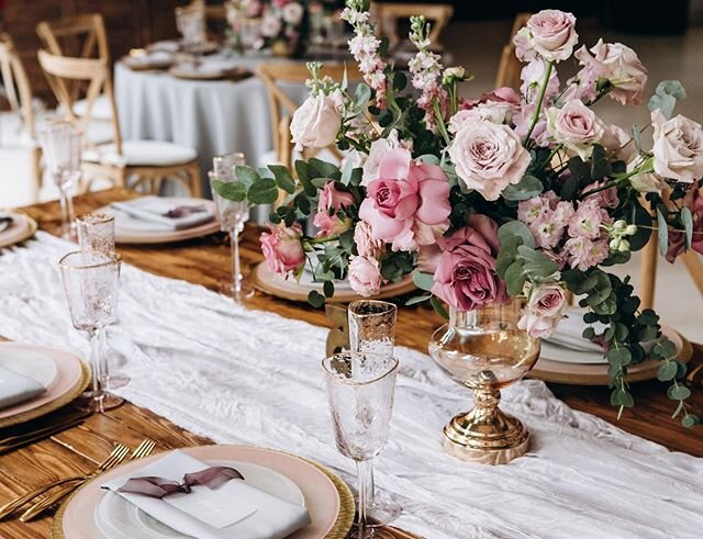 so remember that styled shoot we featured a few weeks ago?! ⁣
⁣
THE PHOTOS WERE FEATURED ON SHUTTERFLY WEDDINGS 😭🤭🤭 ⁣
⁣
um, talk about FANGIRLING at its finessstttttt! we are humbled and can&rsquo;t wait to create and design original projects with