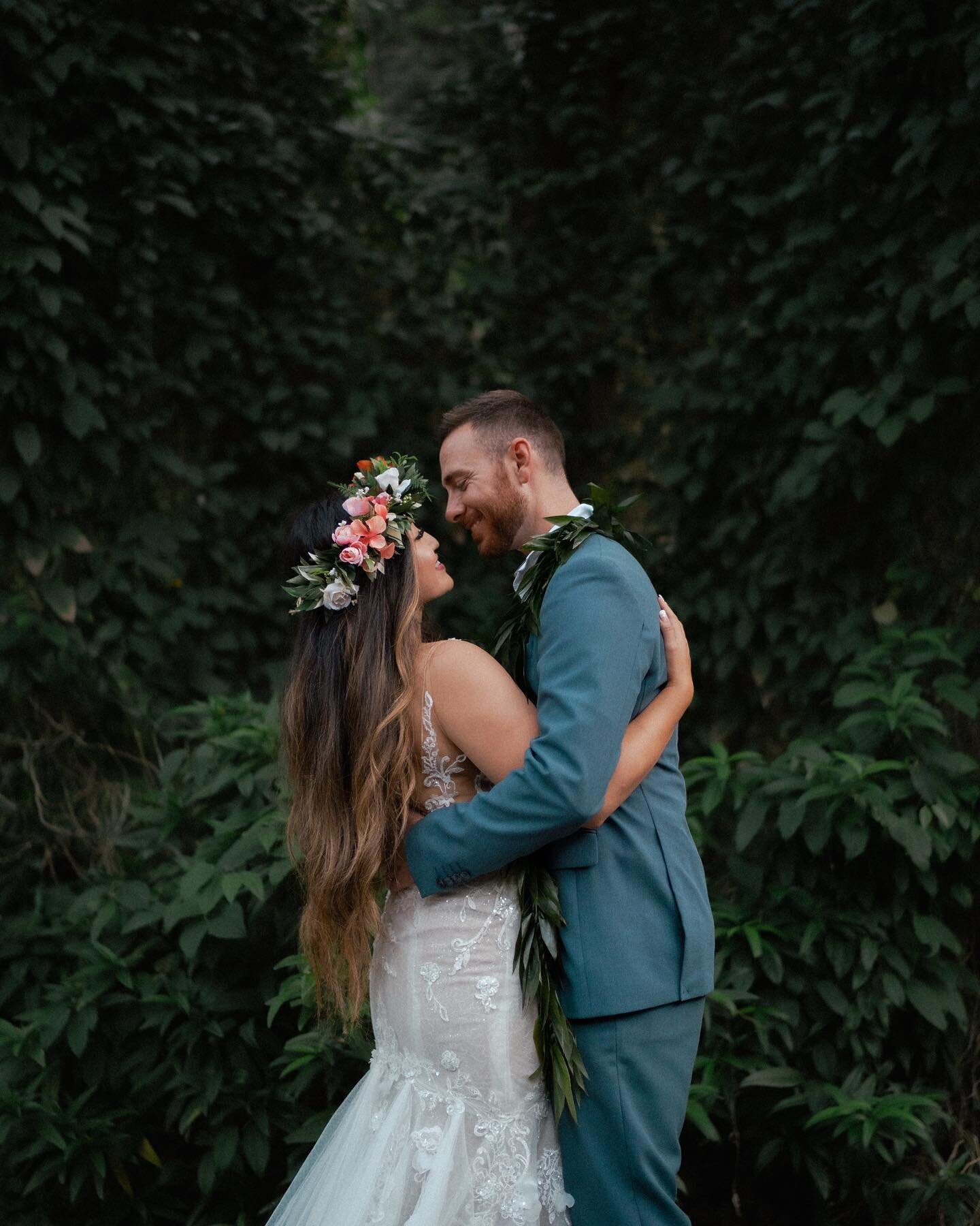 on the last stretch of our trip which ends tomorrow and we couldn&rsquo;t be any more excited to get back to work!! 

for now, enjoy these cuties from August. 😍

#wedding #weddinginspiration #weddingphotography #oahuweddingplanner #hawaiiflorist #we