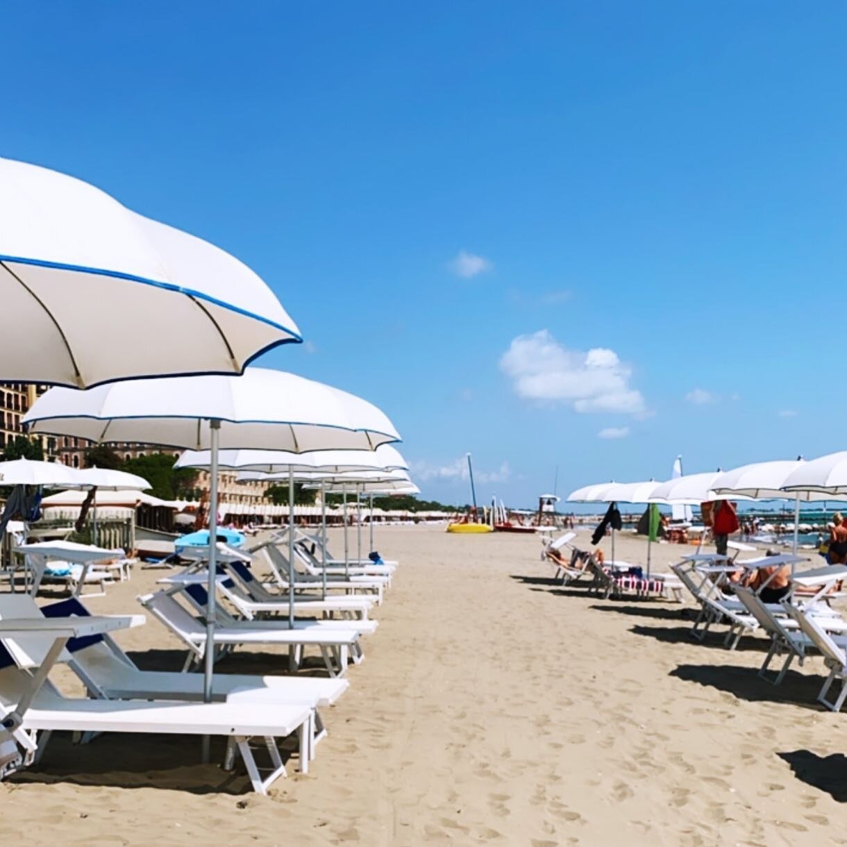 𝙽𝙴𝚆 𝙳𝙰𝚈 🌴🌊☀️ 
#beach 𝗕𝗔𝗚𝗡𝗢 𝗠𝗔𝗥𝗖𝗢𝗡𝗜 
#summervibes #beachlife #summer2021 #lidodivenezia