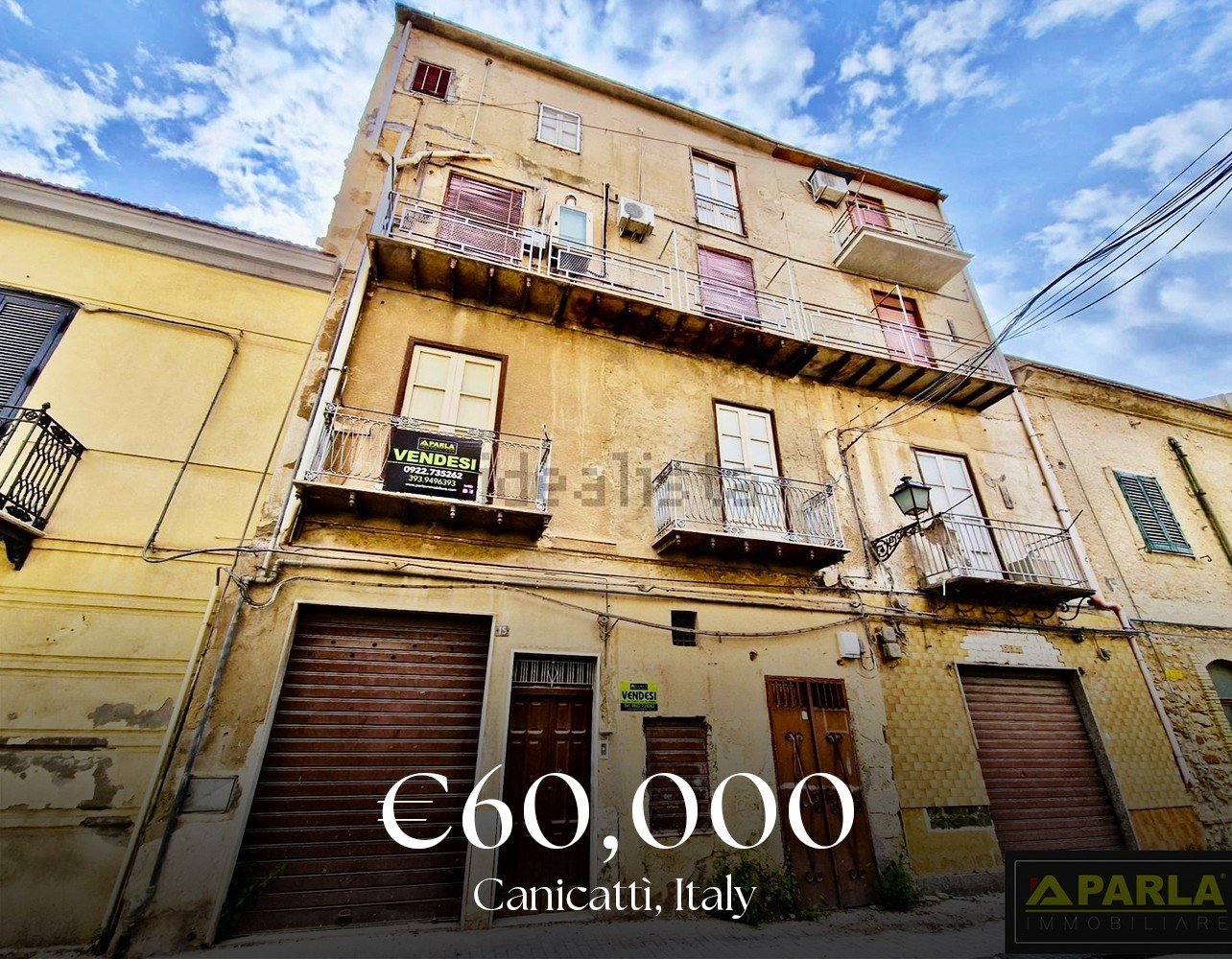Unlock the door to your dream abode in Canicatt&igrave;, a three-story haven spanning a huge 210 sqm. This home has six(!) enchanting rooms and three well-appointed bathrooms, ensuring everyone gets enough bathroom space. Envision leisurely mornings 