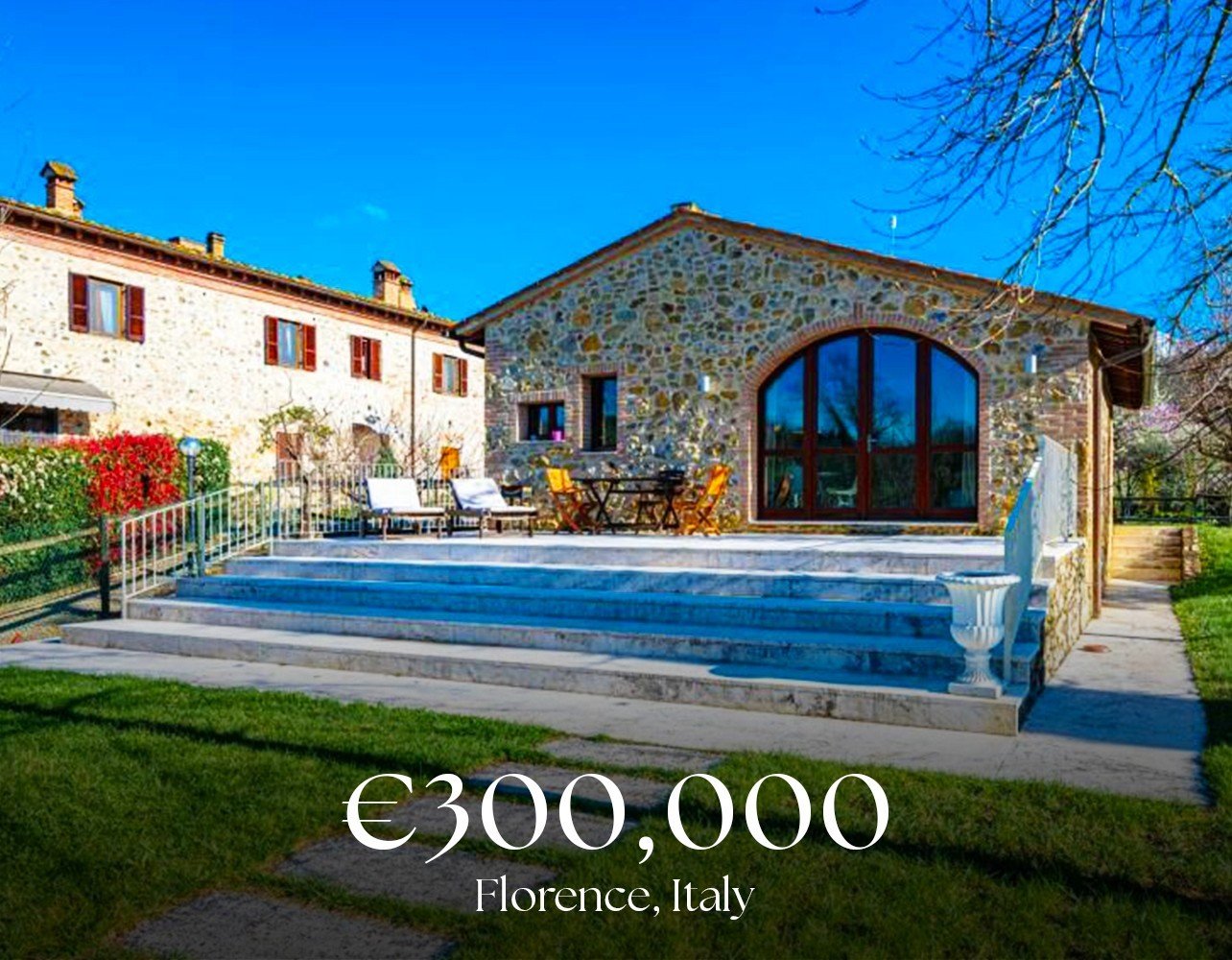 Did anyone order an idyllic retreat in Florence? Stretching the usual budget takes us where this charming 70 sqm villa awaits! Embrace the rustic elegance of this fabulously renovated house, complete with a spacious open living area, a well-appointed