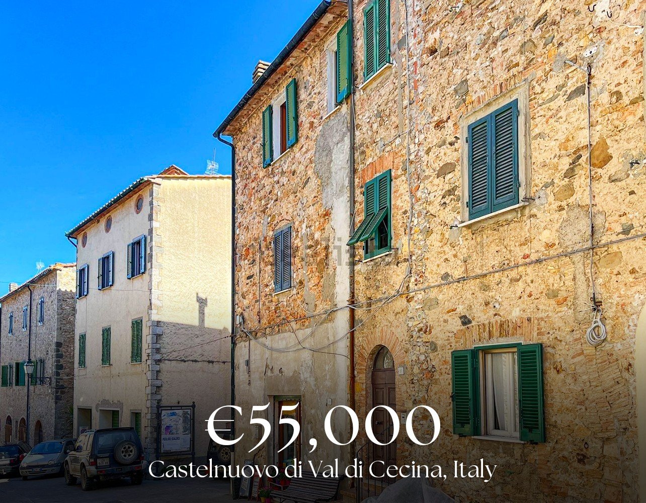 Step into this charming two bedrom trilocale in Castelnuovo di Val di Cecina, where cozy corners and rustic Italian flair await. Picture yourself sipping espresso in the sunlit living room, with the aroma of freshly baked focaccia lingering in the ai