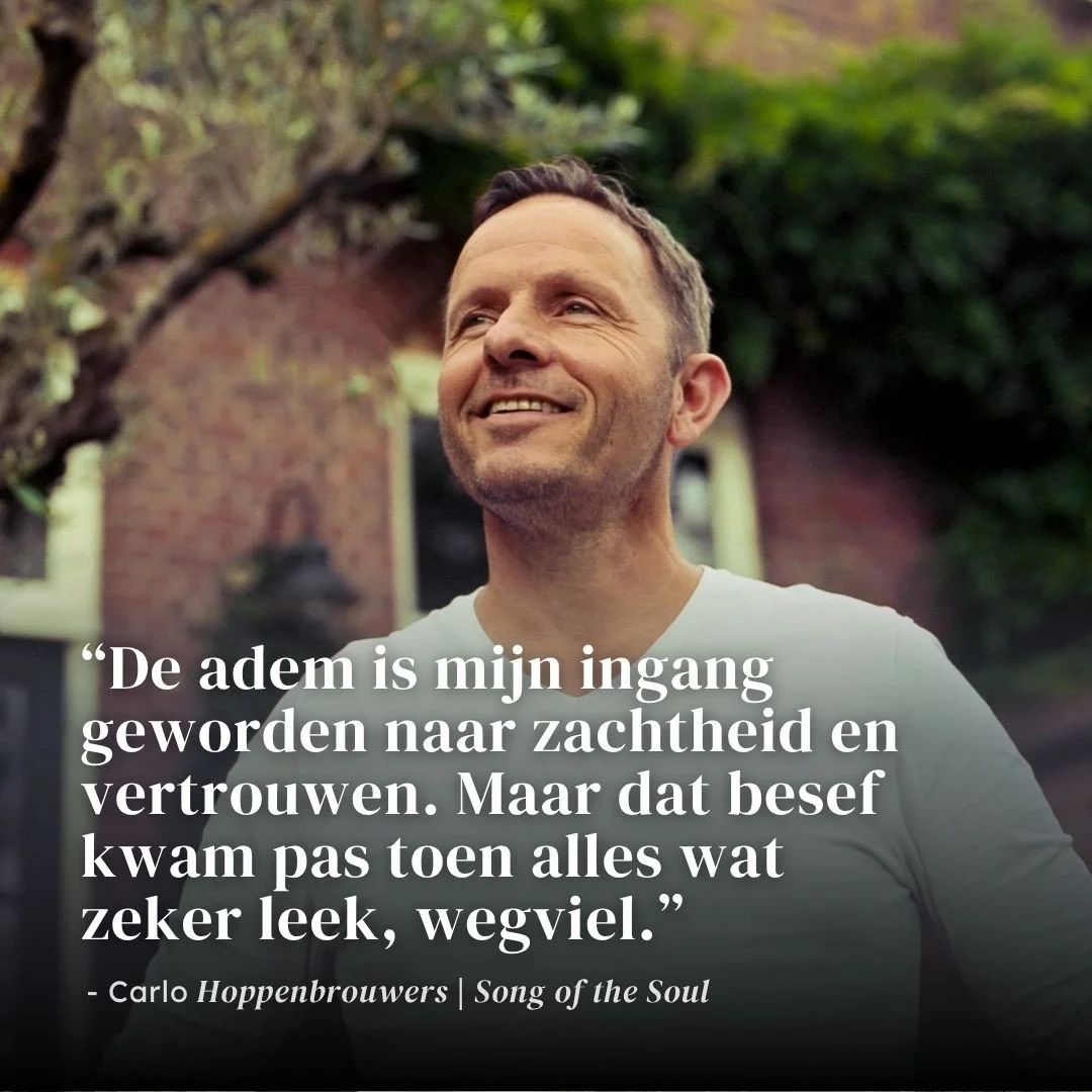 Die eerste ademsessie... Soms verandert die ene sessie alles. Niet omdat het daarna koek-en-ei en hosanna is, maar omdat je ineens voelt (en w&eacute;&eacute;t) wat je zo lang niet kon voelen.⁠
⁠
Ik voerde er een prachtig gesprek over met ademcoach e
