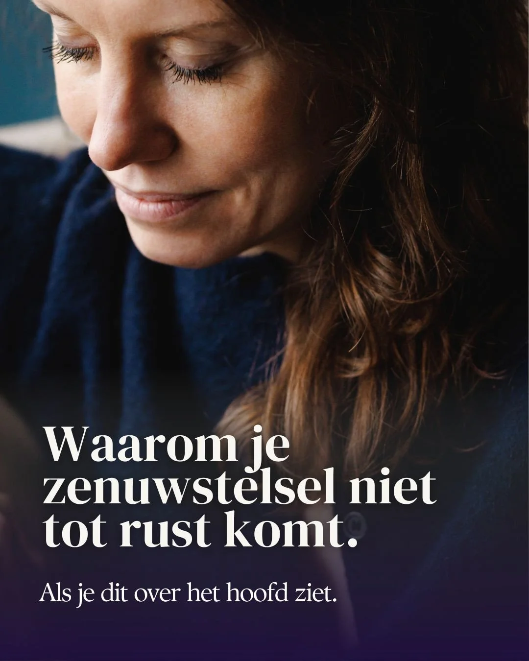 Ik ben zelf zo lang zoekende geweest. Naar iets dat werkte. Naar iets dat me kalm maakte. Maar dan ook echt blijvend.⁠
⁠
Maar wat ik ook probeerde, ik kon het niet vinden.⁠
⁠
Tot ik me realiseerde dat het niet zat in nog meer doen. Maar in het kunnen