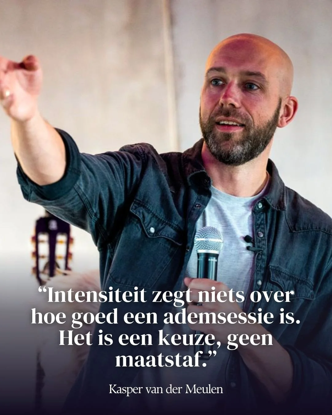Hoe weet je eigenlijk hoe intensief een ademsessie moet zijn?⁠
⁠
Want m&eacute;&eacute;r of intenser is niet automatisch beter. Dezelfde ademoefening kan voor de &eacute;&eacute;n diep ontspannend zijn en voor de ander juist veel te veel.⁠
⁠
Maar hoe