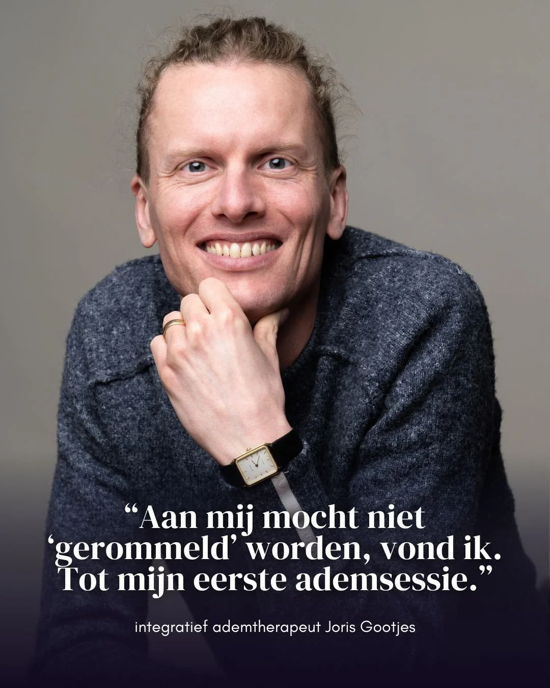 @jorisgootjes was niet van plan om zelf aan ademwerk te beginnen. Dat was iets voor zijn man, aan hem mocht niet 'gerommeld' worden, vond hij.⁠
⁠
Totdat hij vanaf de zijlijn zag hoe zijn man steeds oprechter en eerlijker zijn proces aanging, en hij z