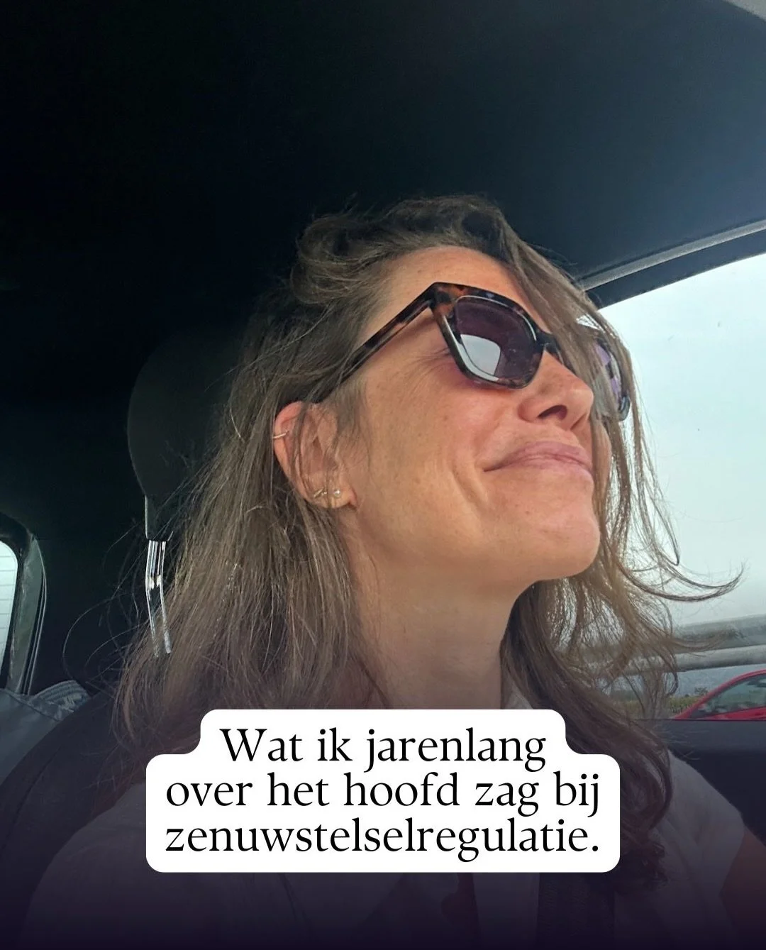 Zenuwstelselregulatie. Ik weet inmiddels dat het geen werkwoord is, en dat het zich niet laat forceren. Maar ik weet wel wat er mogelijk wordt als je echt in lijn gaat leven met je lijf.

Makkelijk is dat niet, maar mogelijk wel. Je adem speelt daarb