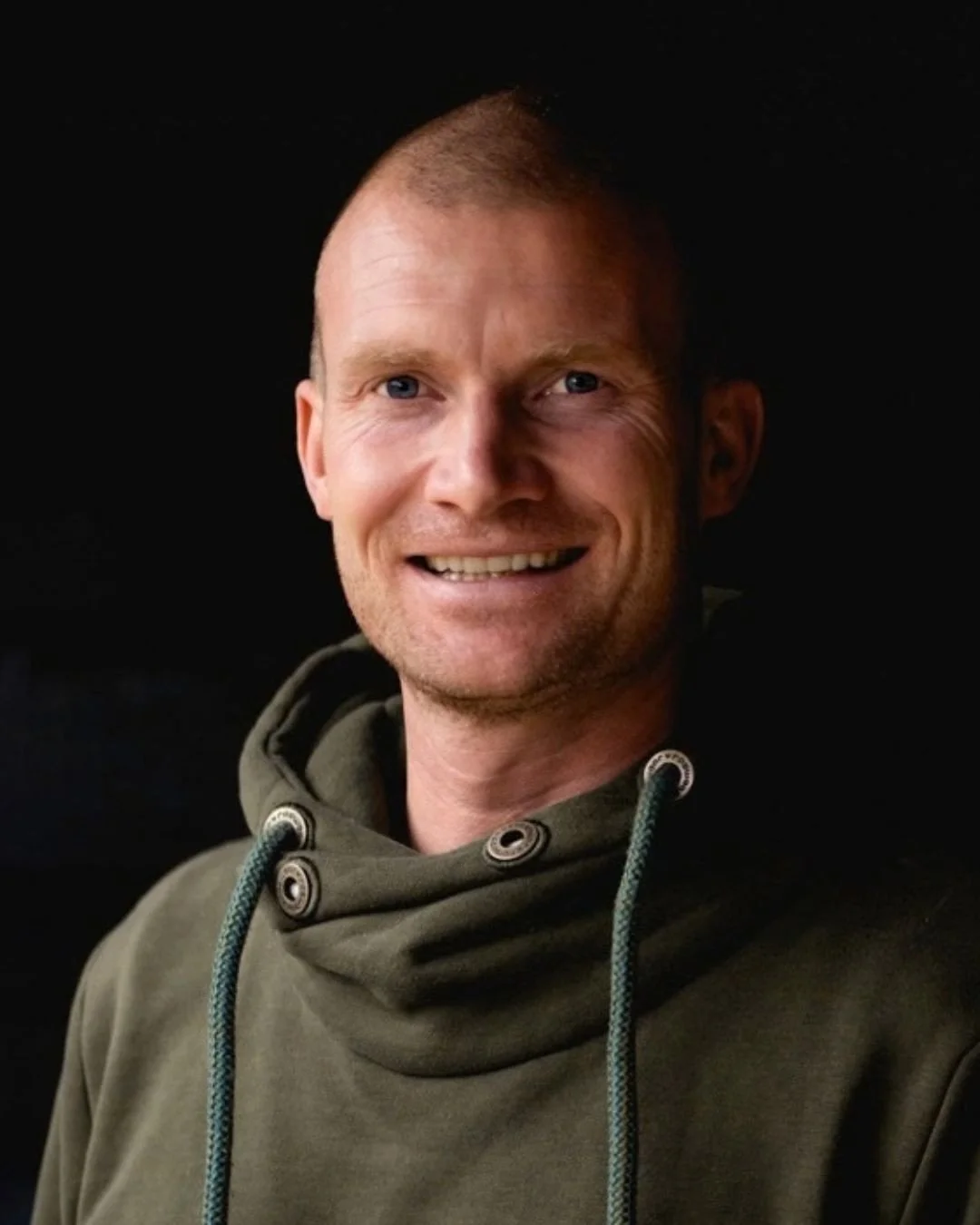 Achter de schermen van The Breathwork Movement gebeurt ook ontzettend veel op het gebied van kennisdeling, verdieping en professionalisering van ademwerk.⁠
⁠
Zo staat morgenavond weer een nieuwe online expertklas op het programma, dit keer met Steven
