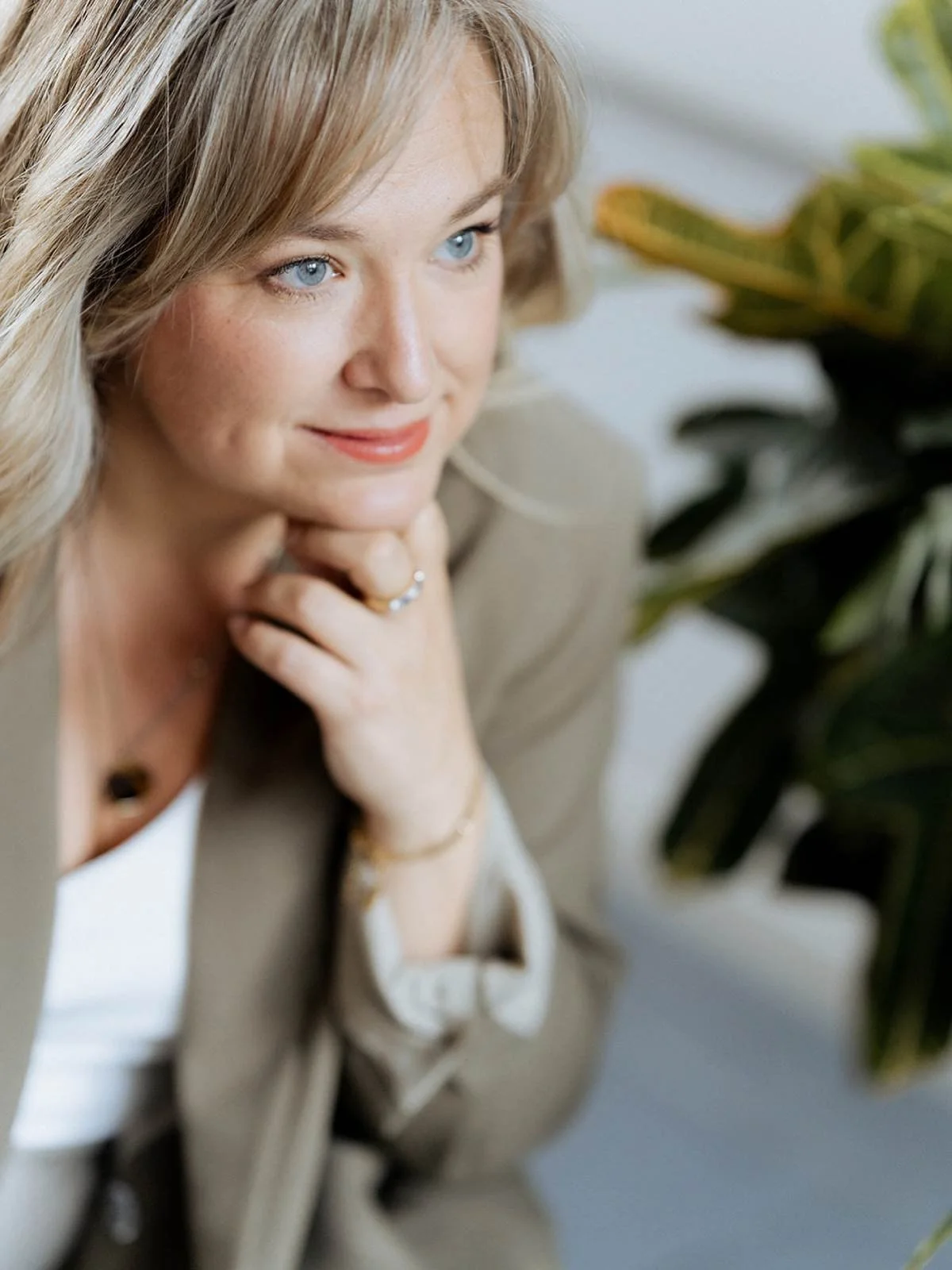 Sonia Jager is ademcoach, trainer en intervisiebegeleider voor advocaten en andere high professionals.