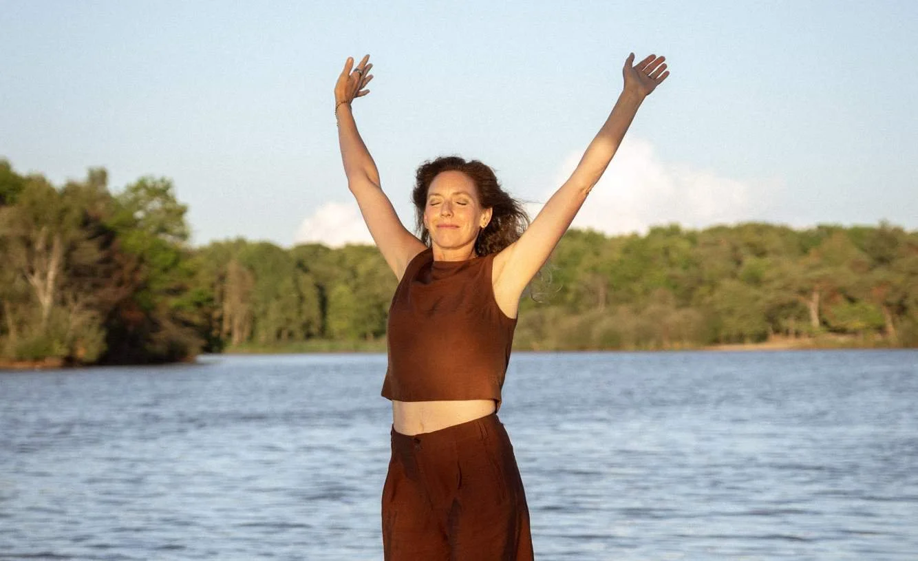 Ademcoach/ademfysioloog Maartje van Ewijk helpt je middel ademcoaching de weg terugvinden naar jezelf.