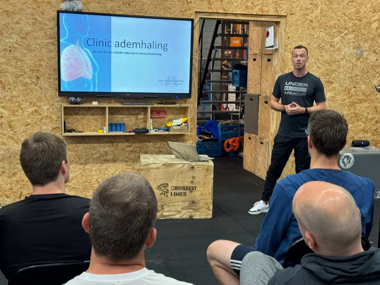 Robin de Heij van Hero ademcoaching geeft een workshop ademhaling