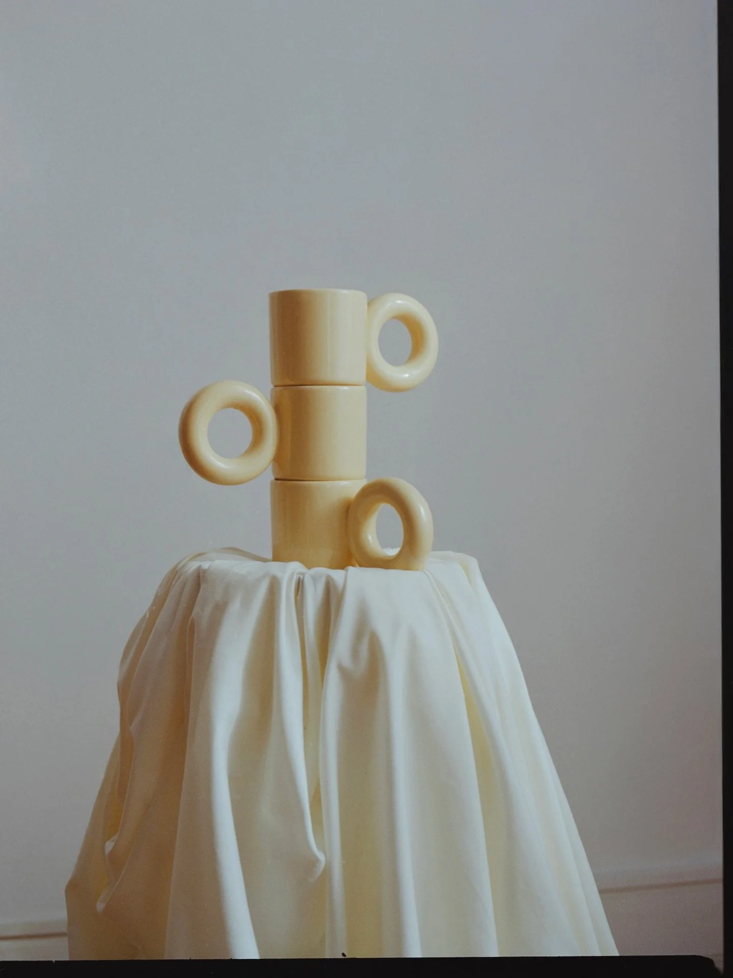 Introducing CREAM 🤍

Somewhere in Italy, the OKO family found the perfect light. Warm, soft, golden, the kind that stays on your skin and refuses to leave. They brought it home and called it CREAM.
 The softest, calmest member of the OKO family, ava