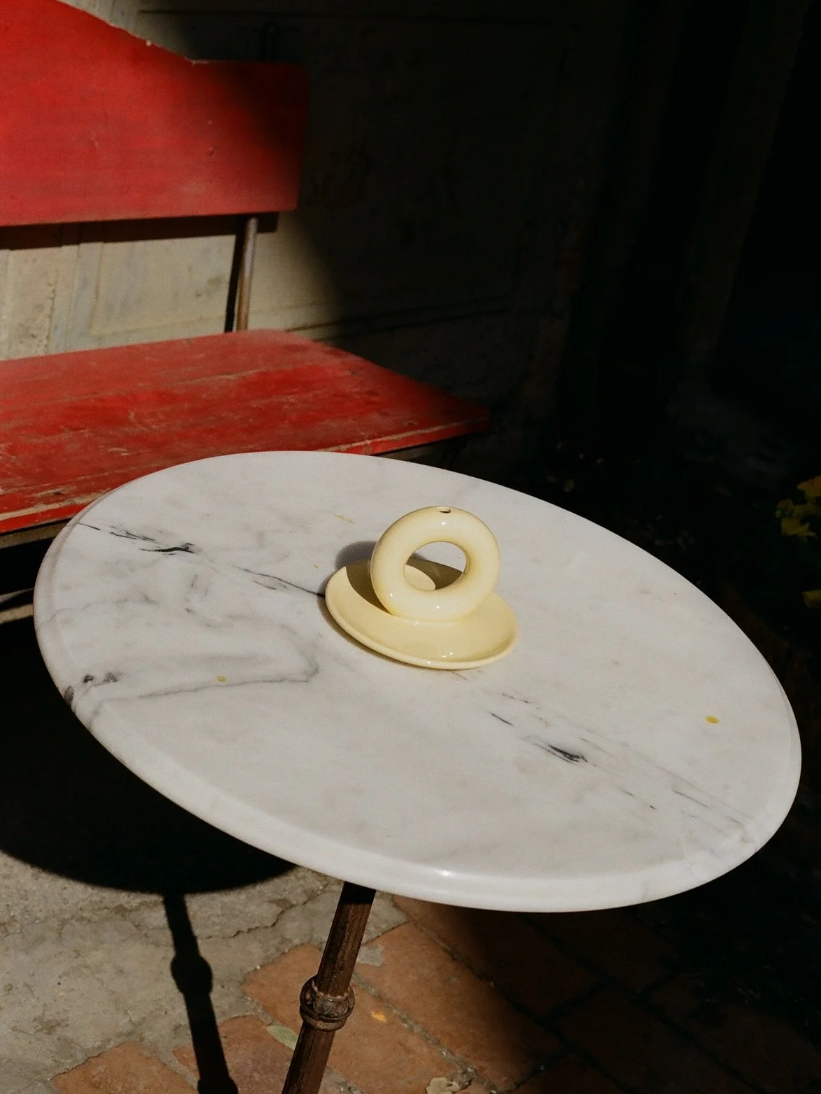 Mini ANIELA is a small ceramic dish subtle in form, balanced in proportion. A quiet companion for everyday rituals.

Now available in Cream, a new shade in the OKO family. A buttery tone of yellow with a velvety finish, capturing the softness of sunl