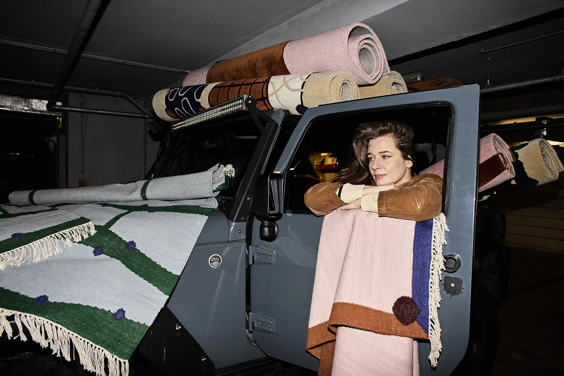 VOYAGE. Podróż na latającym dywanie.