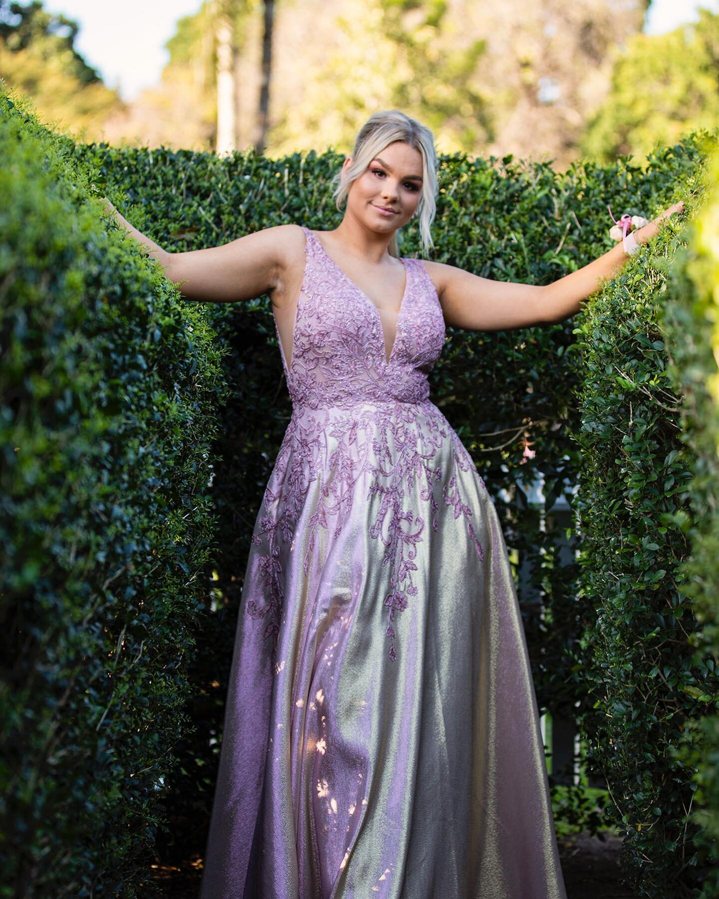 Today I went through my hard drive and found a head of shots I haven&rsquo;t posted yet, so there may be a lil bit of spam over the next couple days. Lol. 😂
First up we have the gorgeous Indi at her grad formal last year looking absolutely stunning.