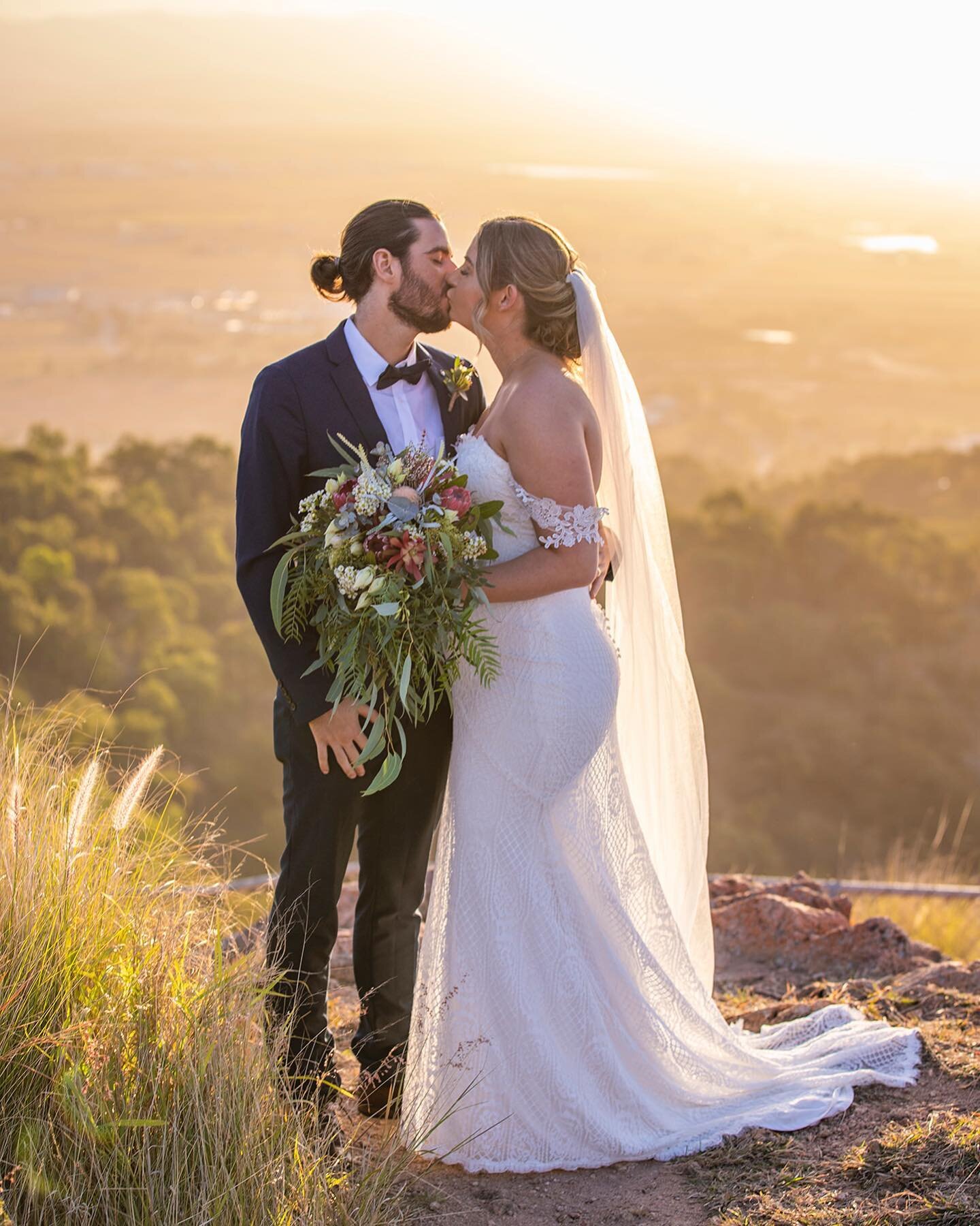 Such a beautiful day to witness. Congratulations to Mr &amp; Mrs Hodgkin! 🎉💍💒
.
.
.
#kylebarneyphotography